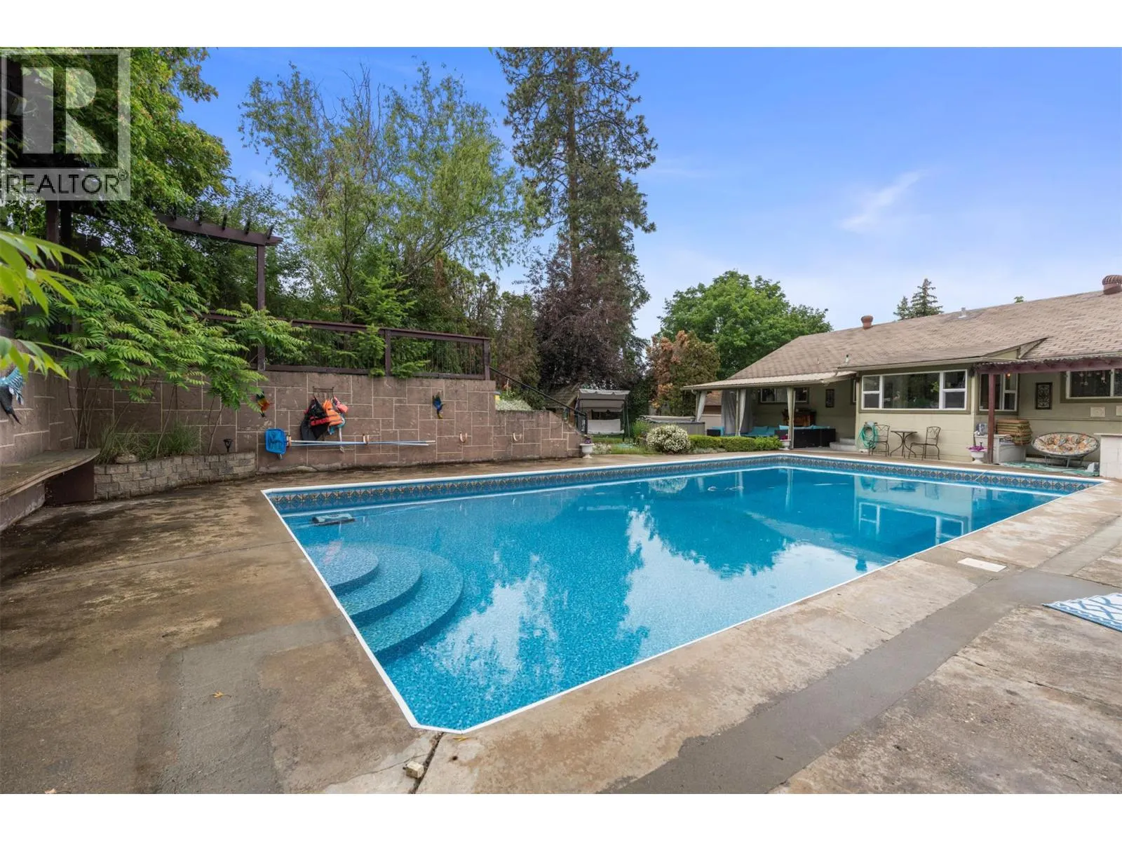 4105 Pleasant Valley Road