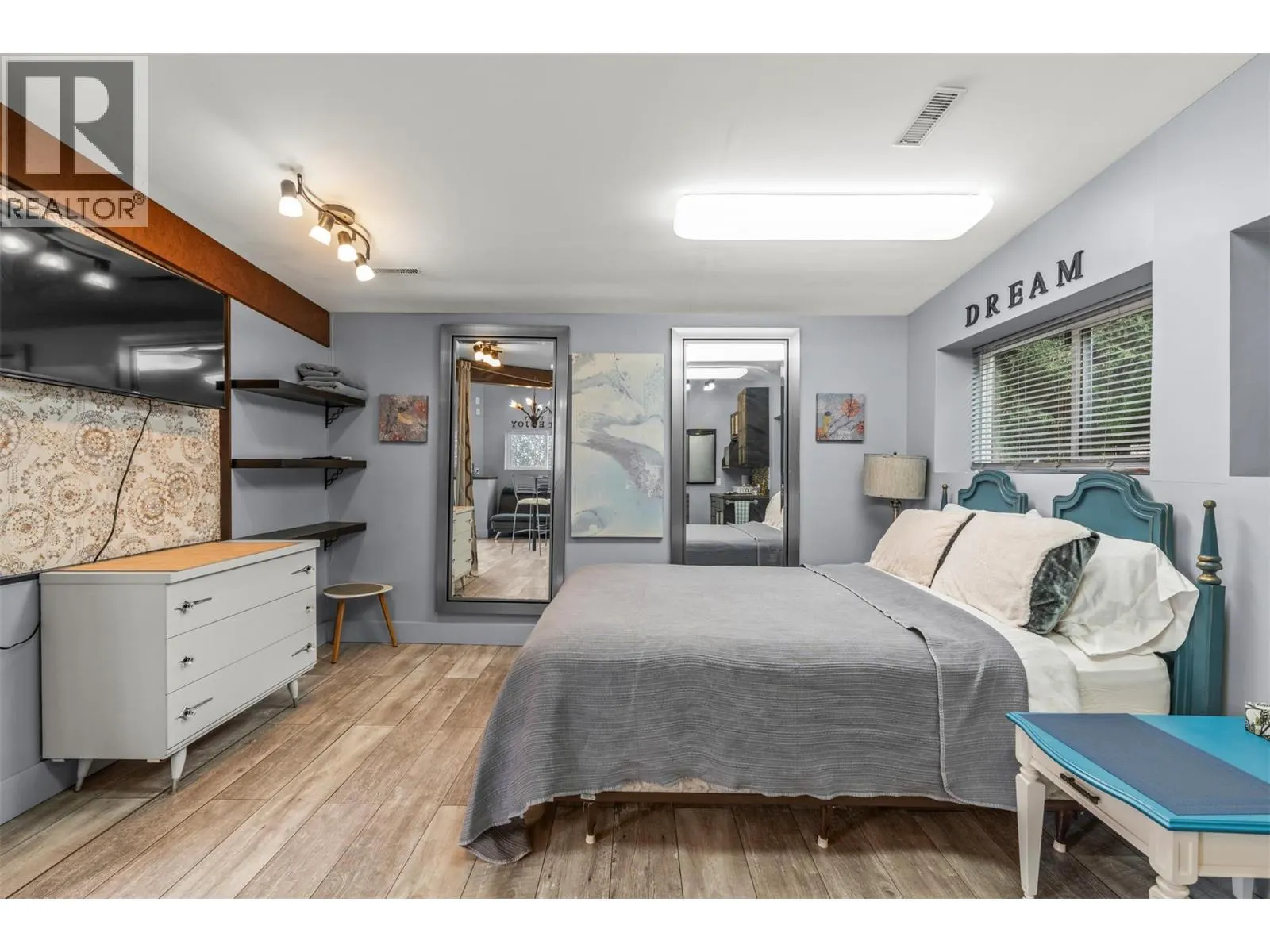 4105 Pleasant Valley Road