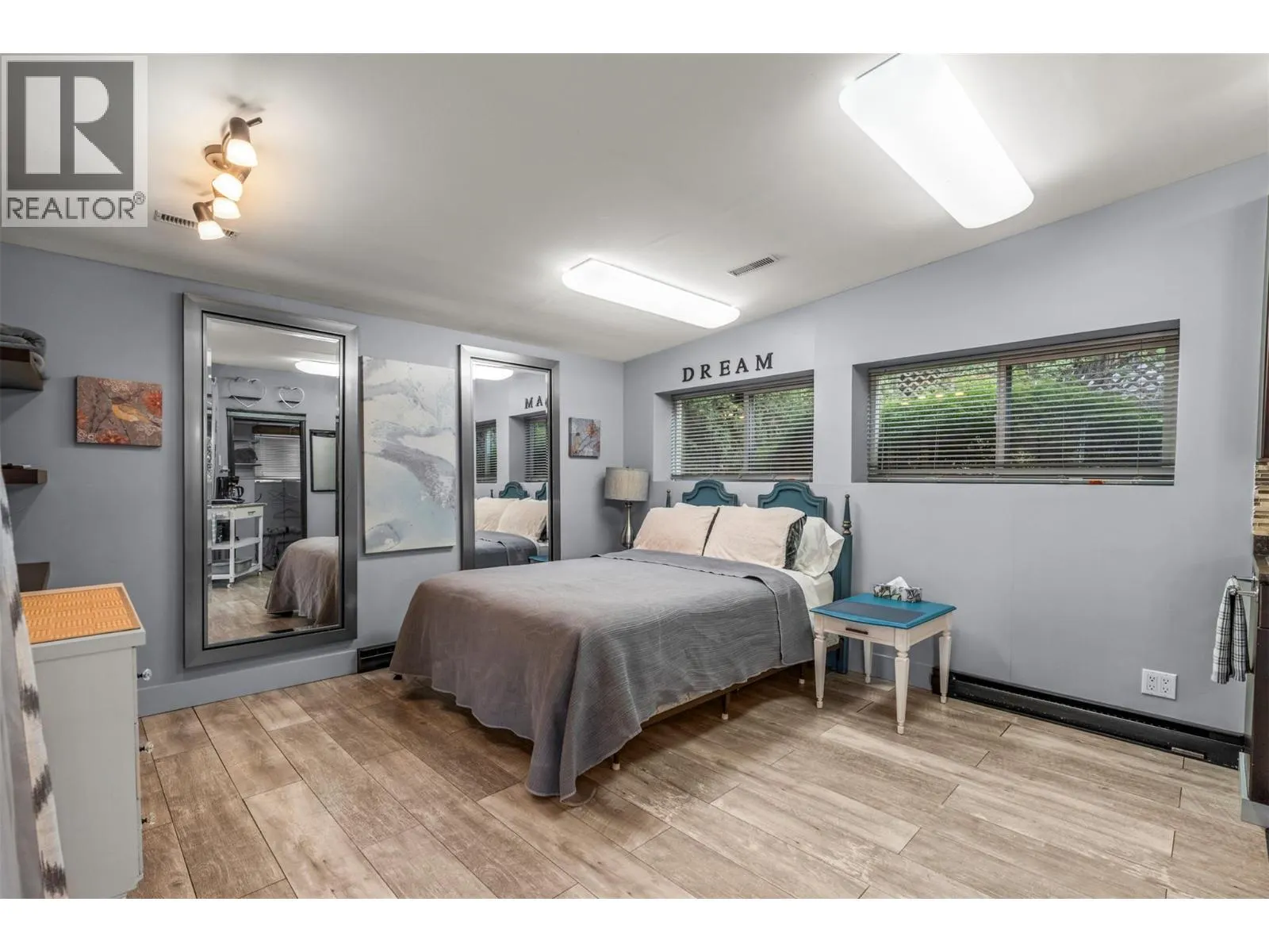 4105 Pleasant Valley Road