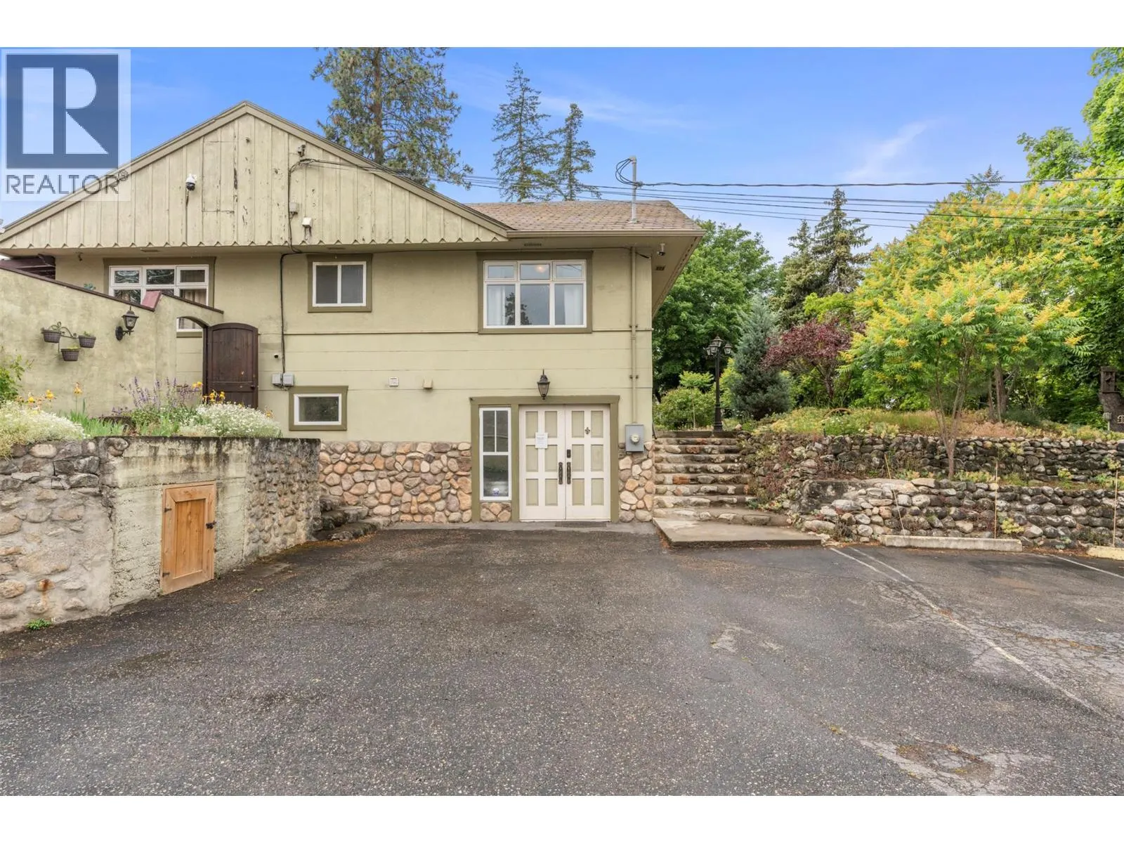 4105 Pleasant Valley Road