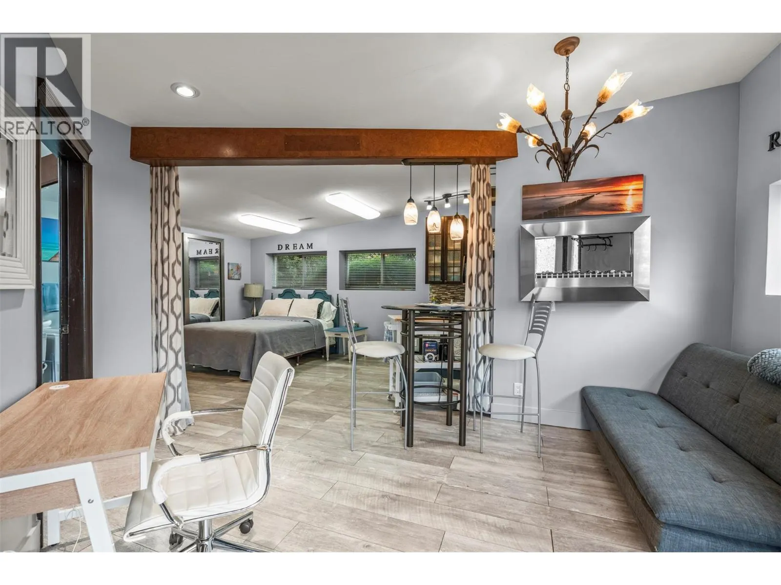 4105 Pleasant Valley Road