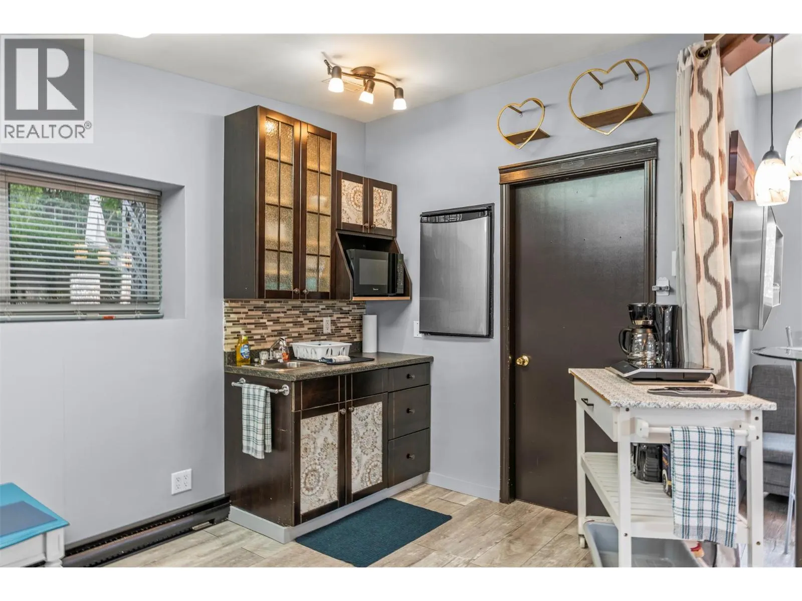 4105 Pleasant Valley Road