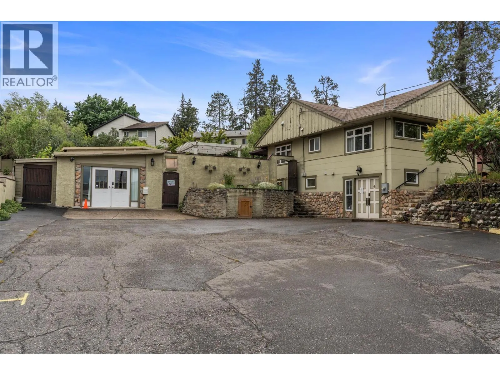 4105 Pleasant Valley Road