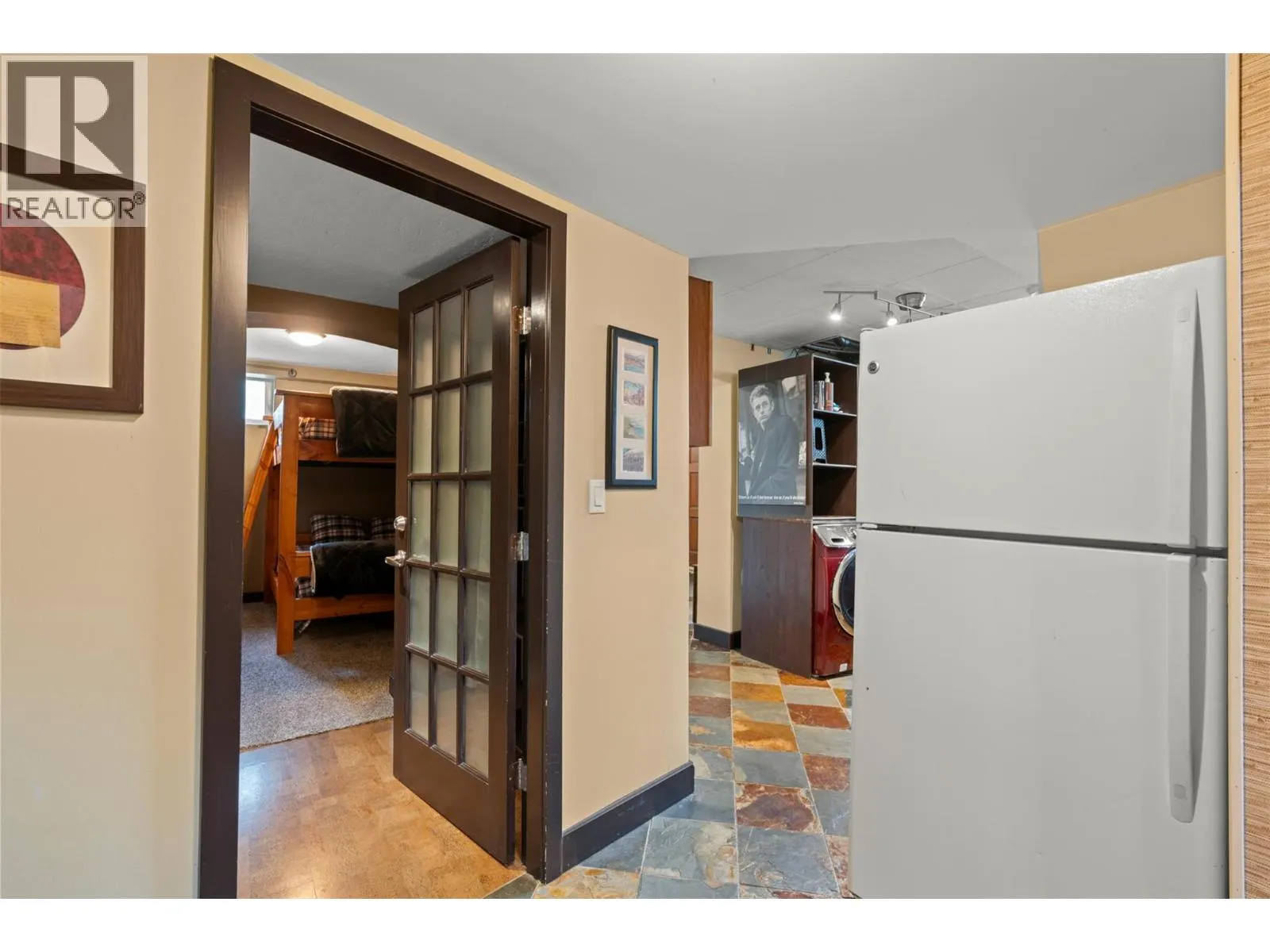 4105 Pleasant Valley Road