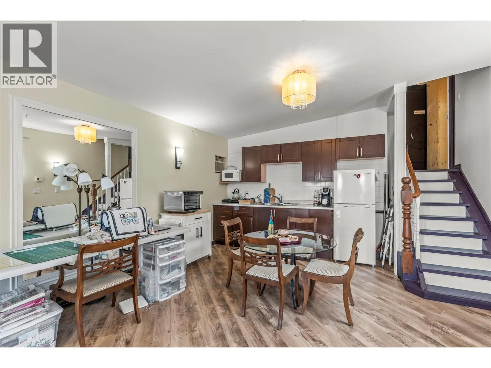 4105 Pleasant Valley Road