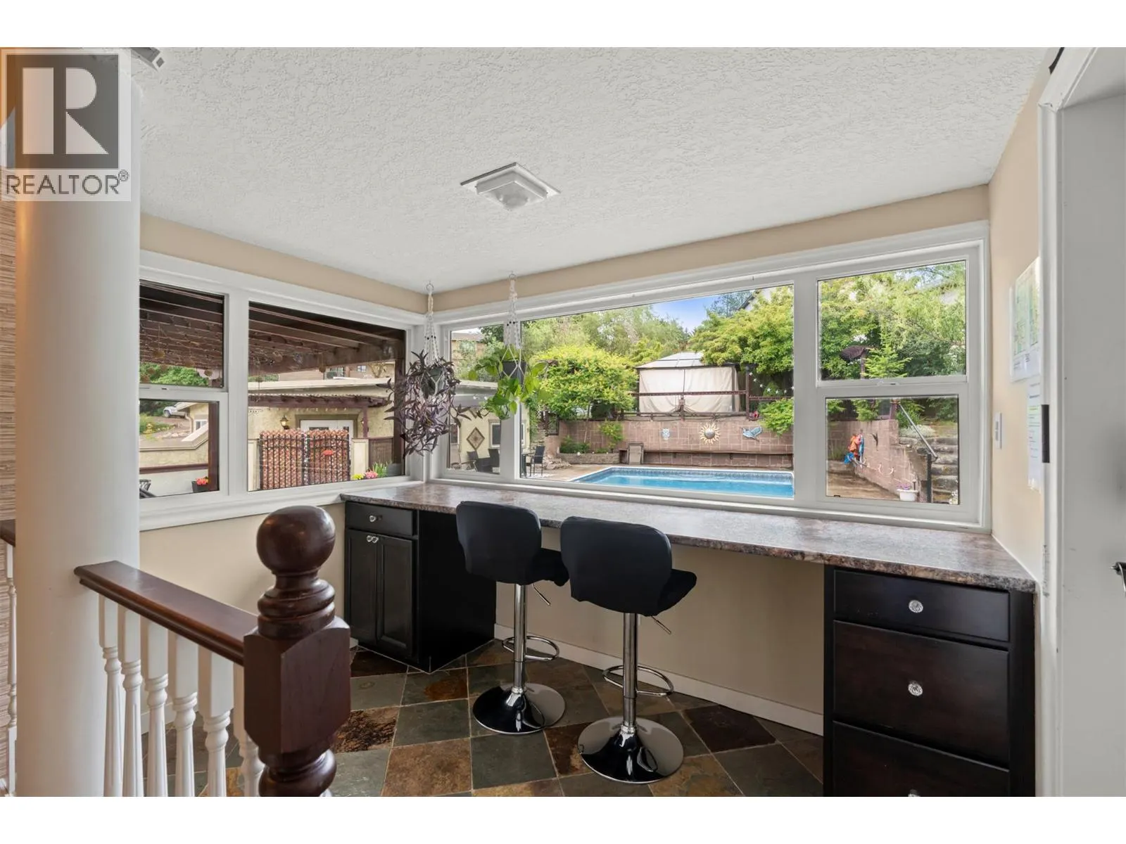 4105 Pleasant Valley Road