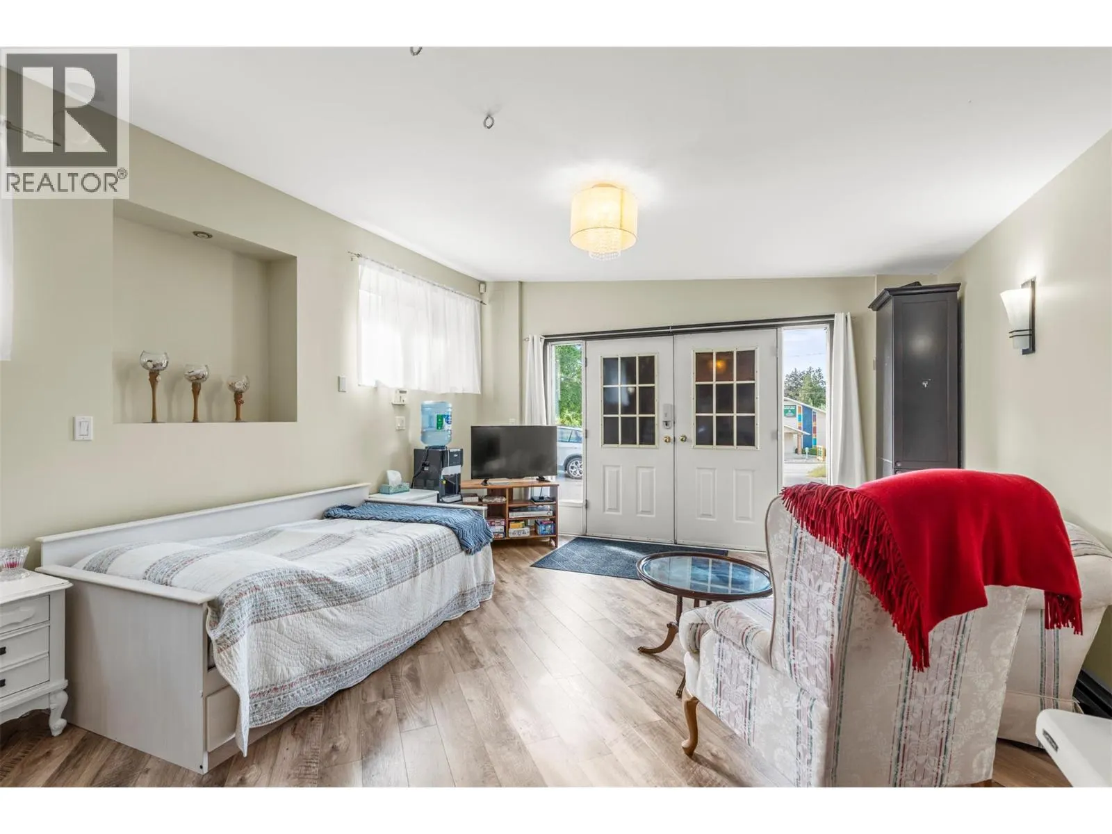 4105 Pleasant Valley Road