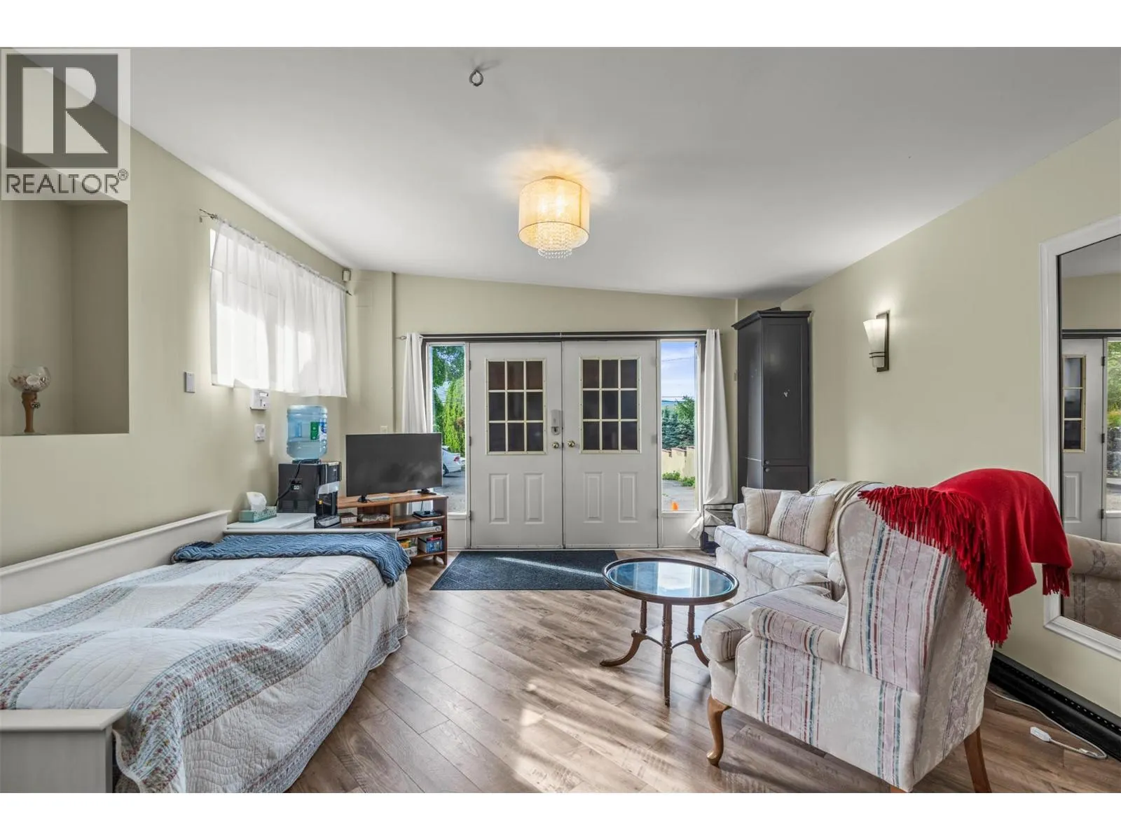 4105 Pleasant Valley Road
