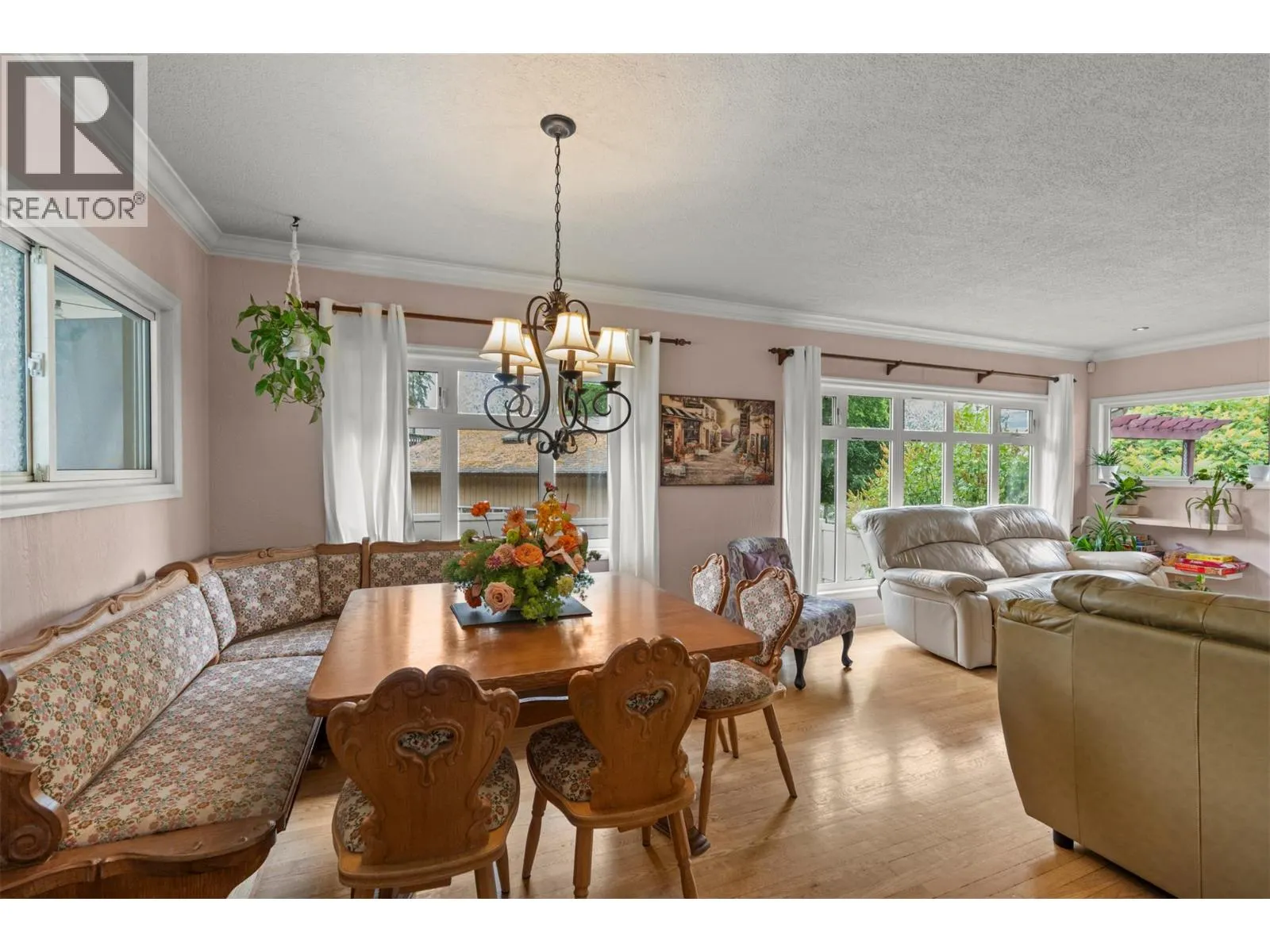 4105 Pleasant Valley Road