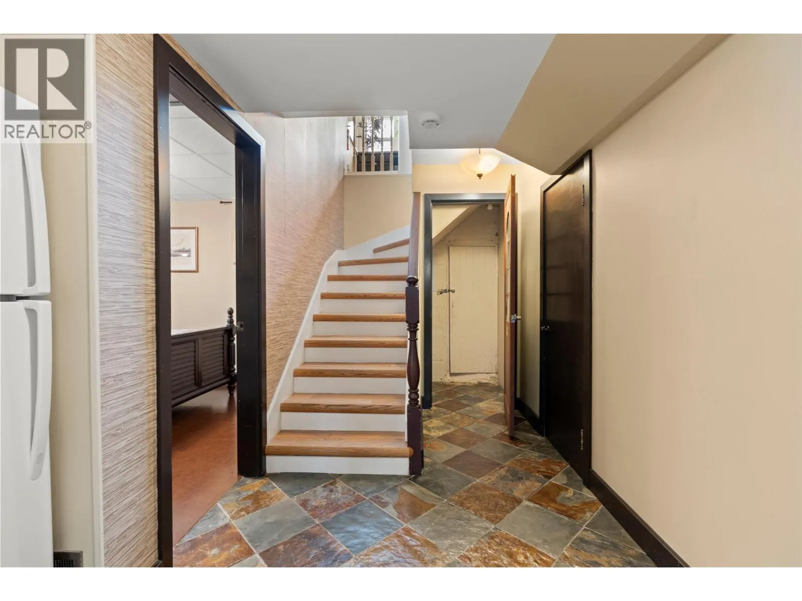 4105 Pleasant Valley Road
