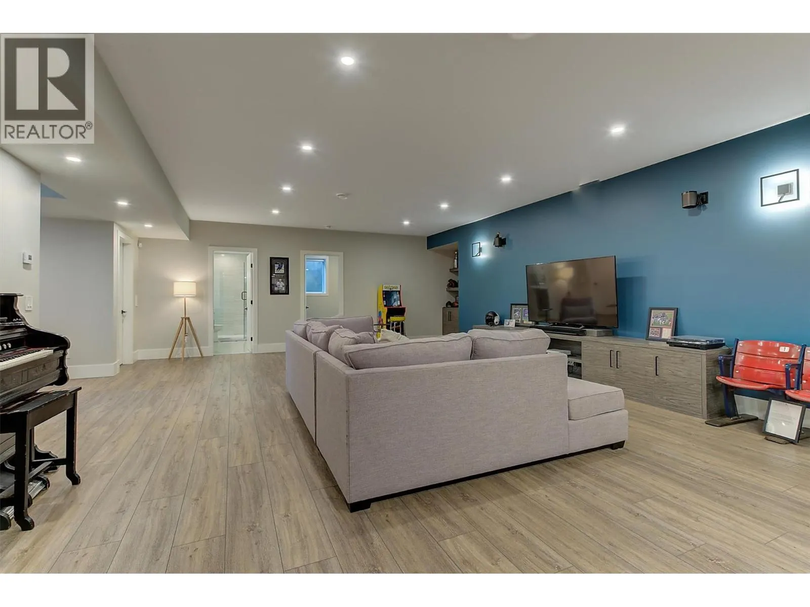 1612 Vincent Place