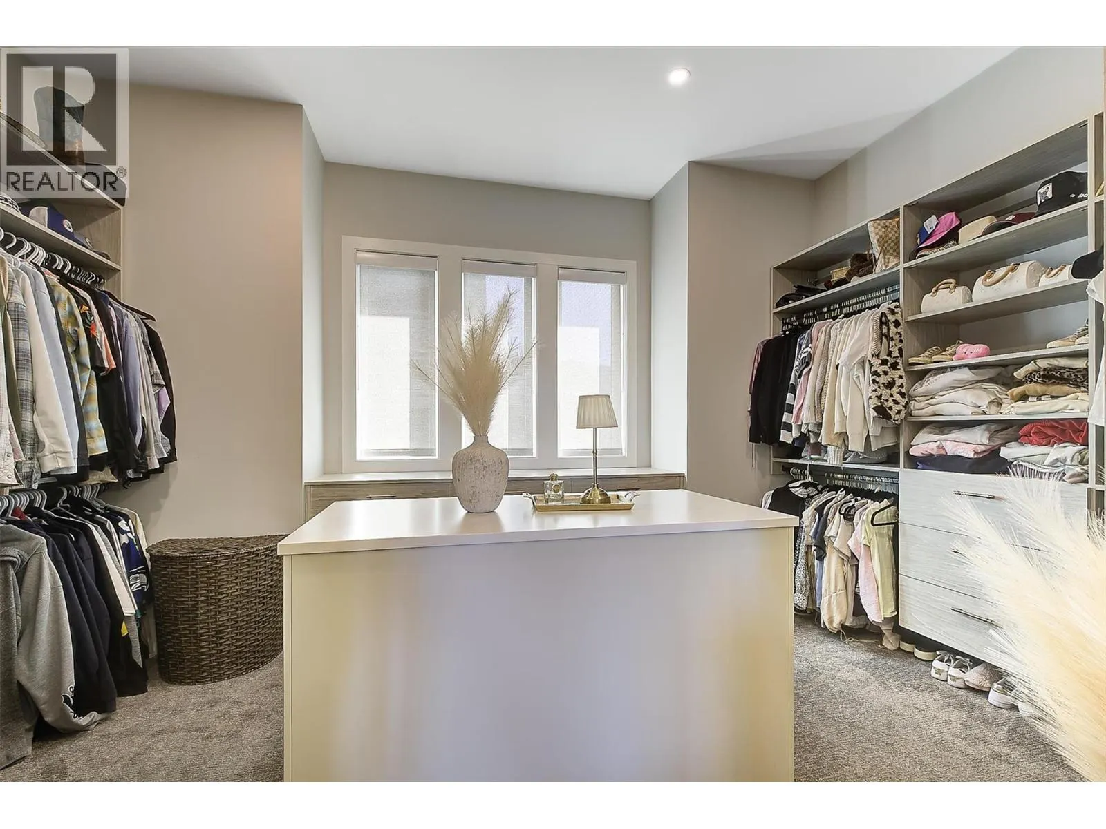 1612 Vincent Place