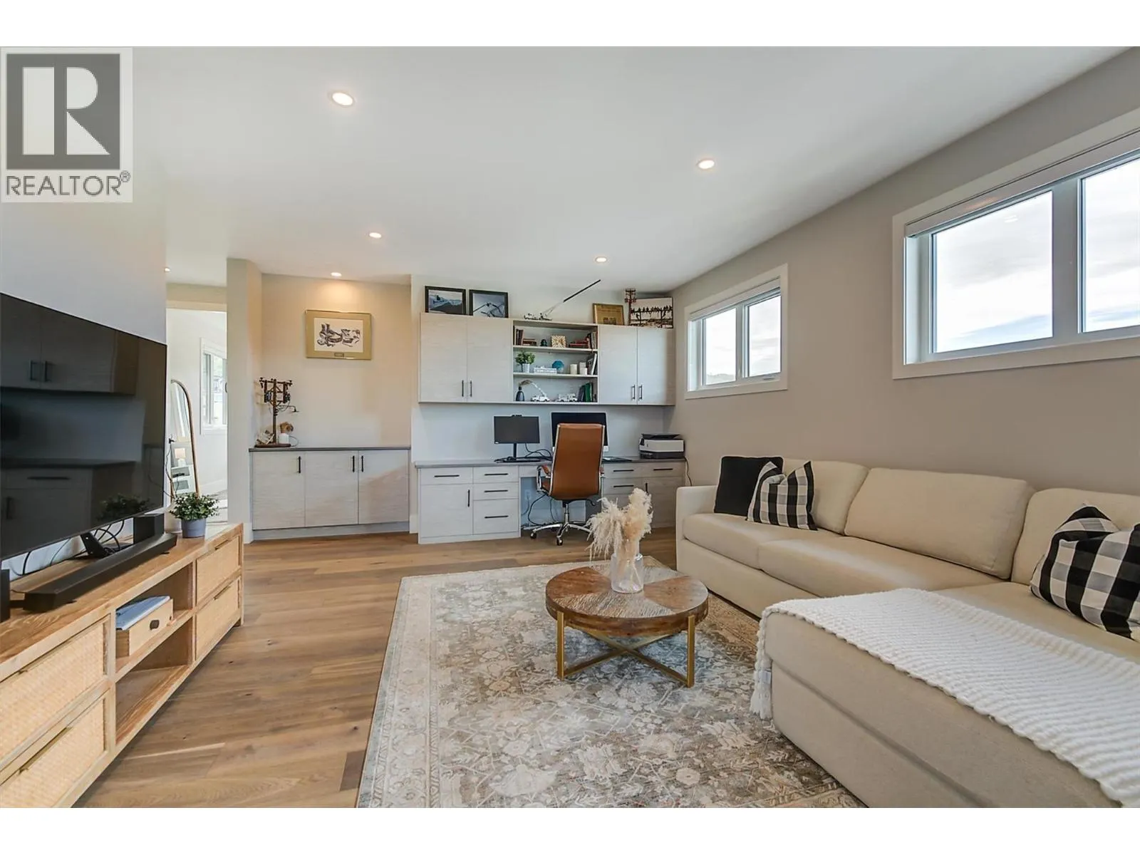 1612 Vincent Place
