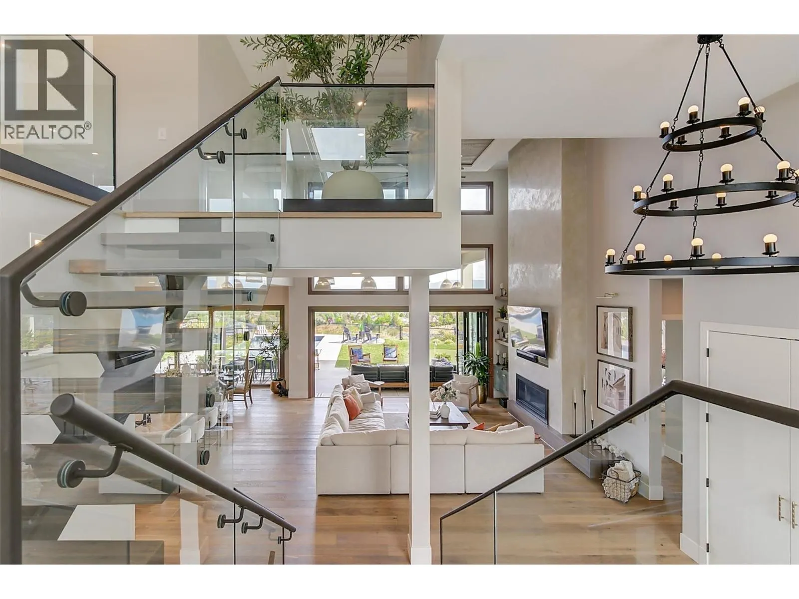 1612 Vincent Place