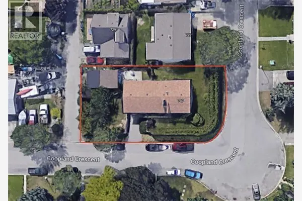 747 Coopland Crescent