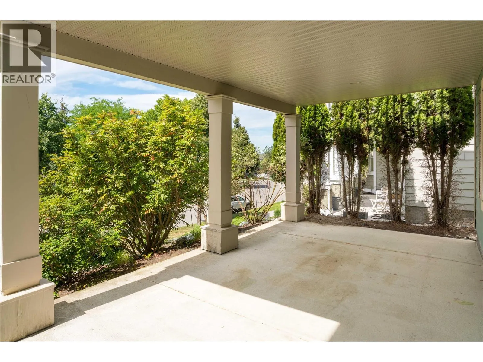 371 MCCARREN Avenue