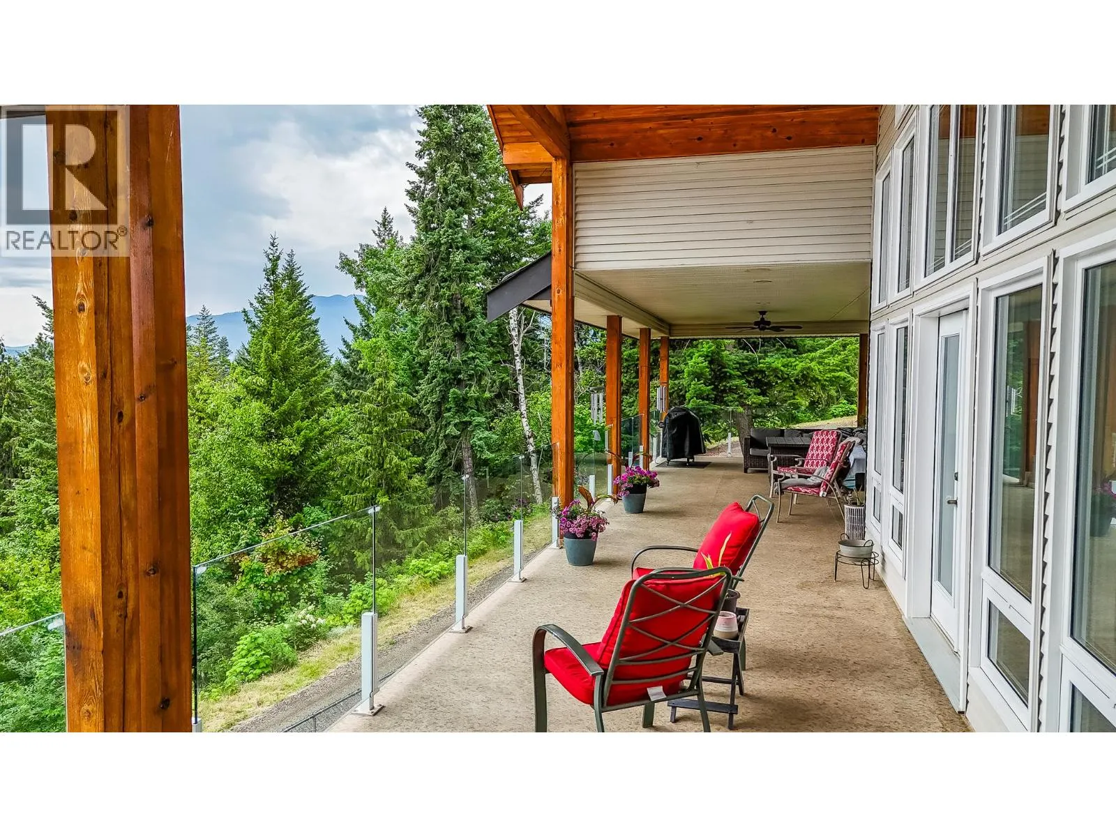 5694 Trans Canada Highway NW