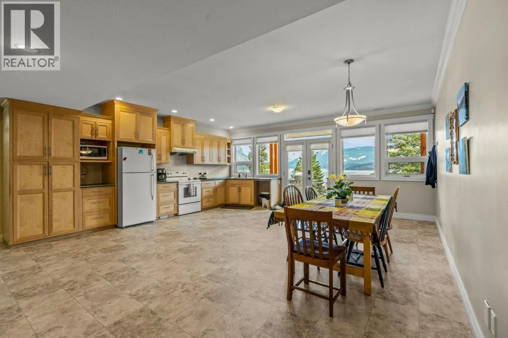 5694 Trans Canada Highway NW