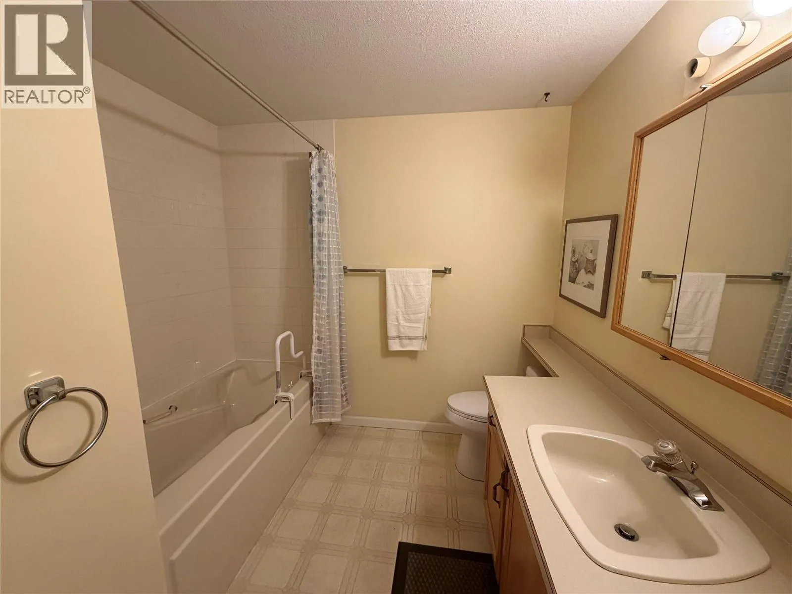 945 Lawrence Avenue Unit# 103