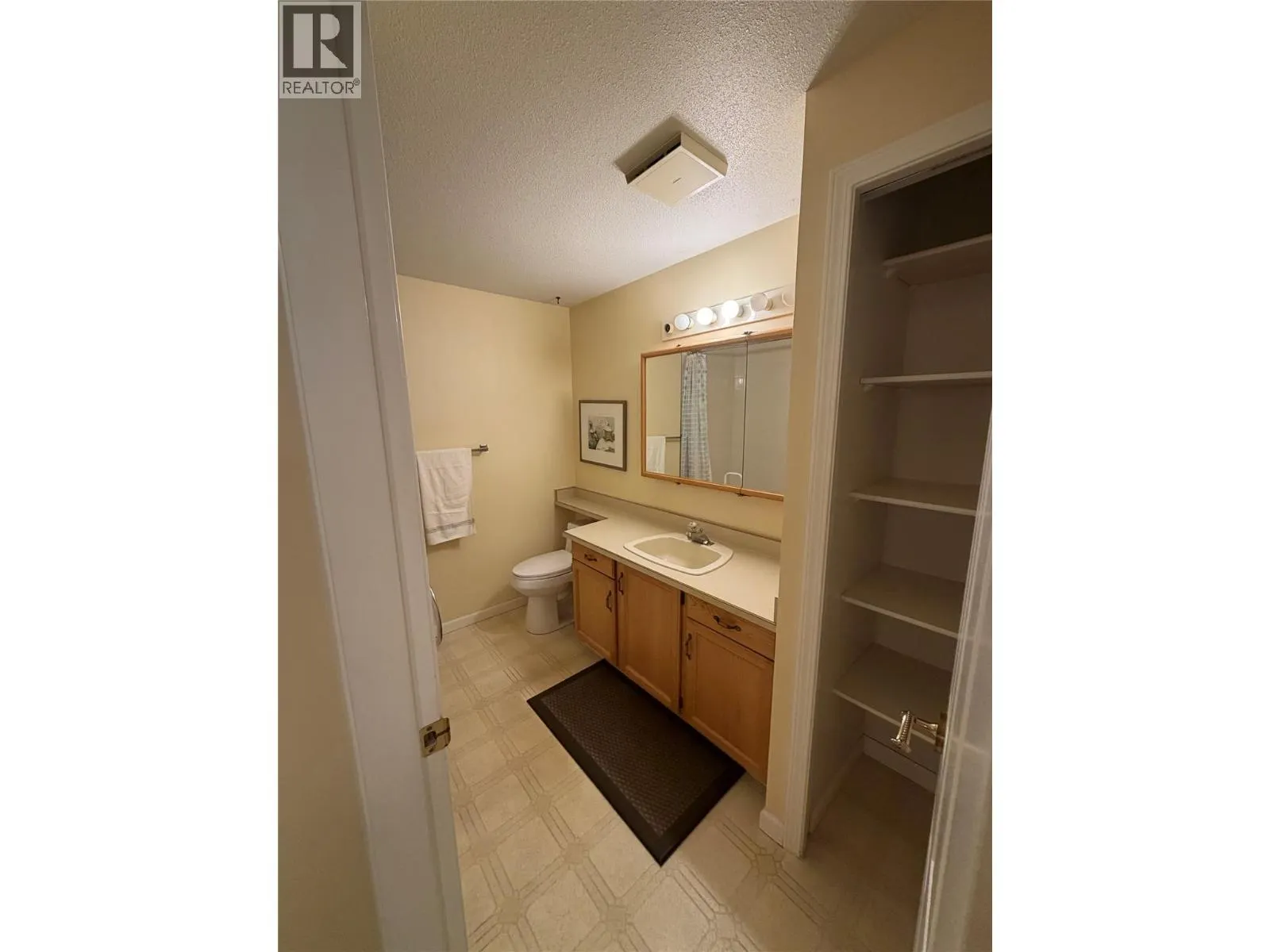 945 Lawrence Avenue Unit# 103