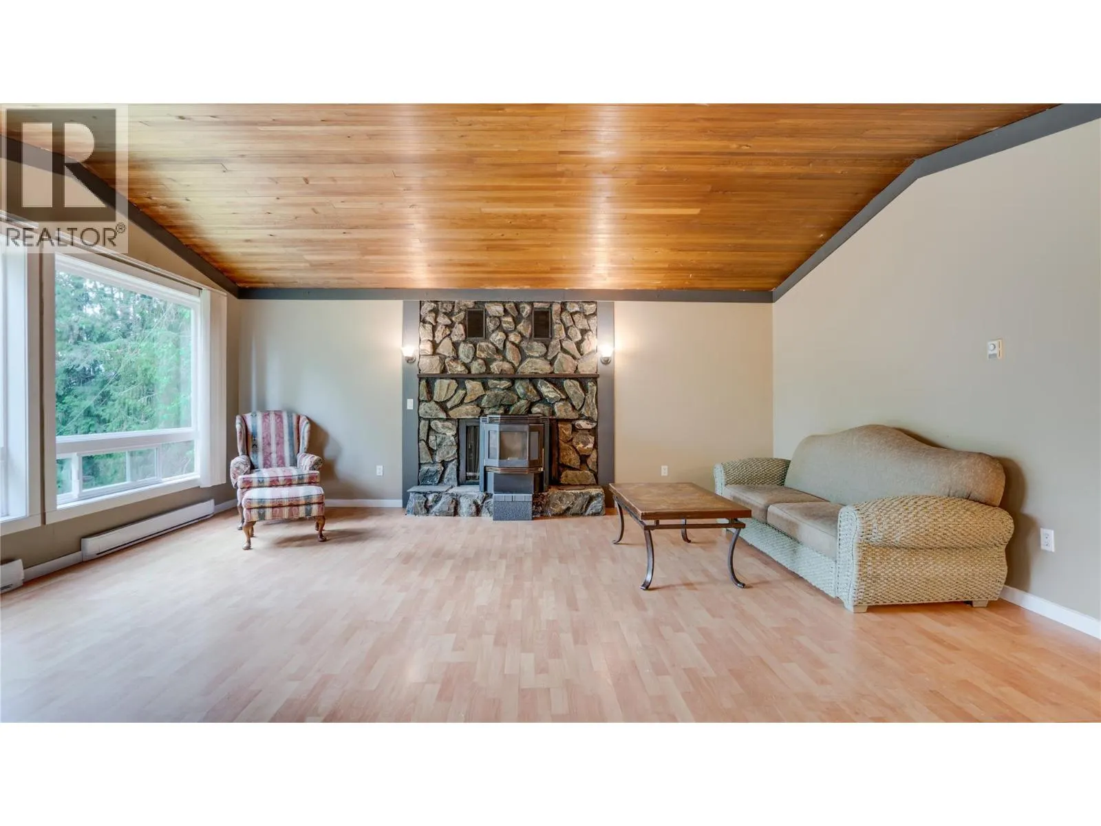 454 Grandview Bench Road