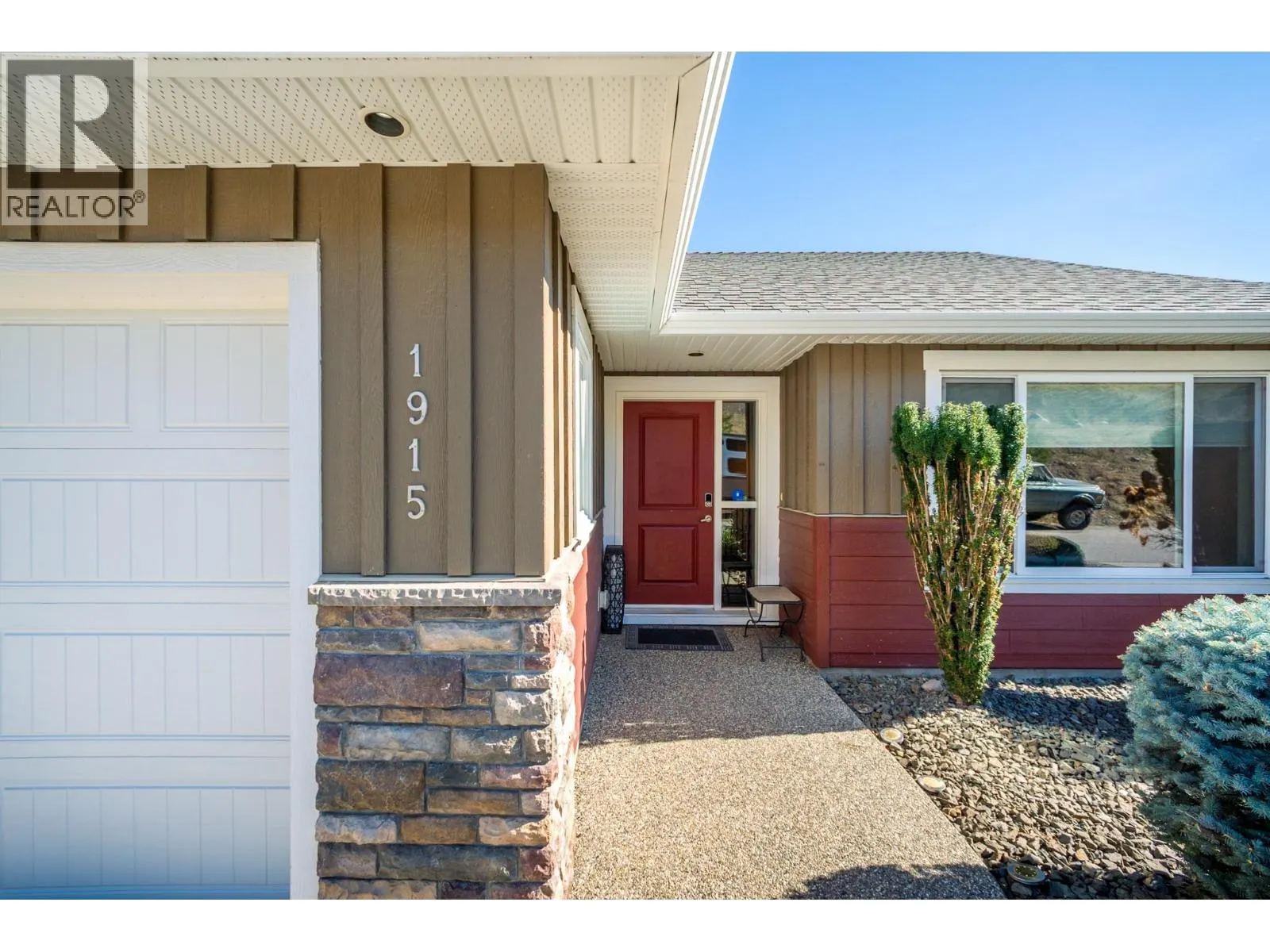1915 Rosealee Lane
