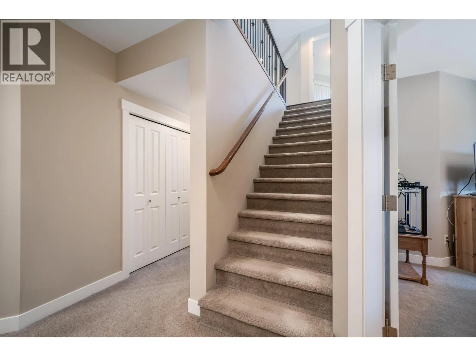 1915 Rosealee Lane