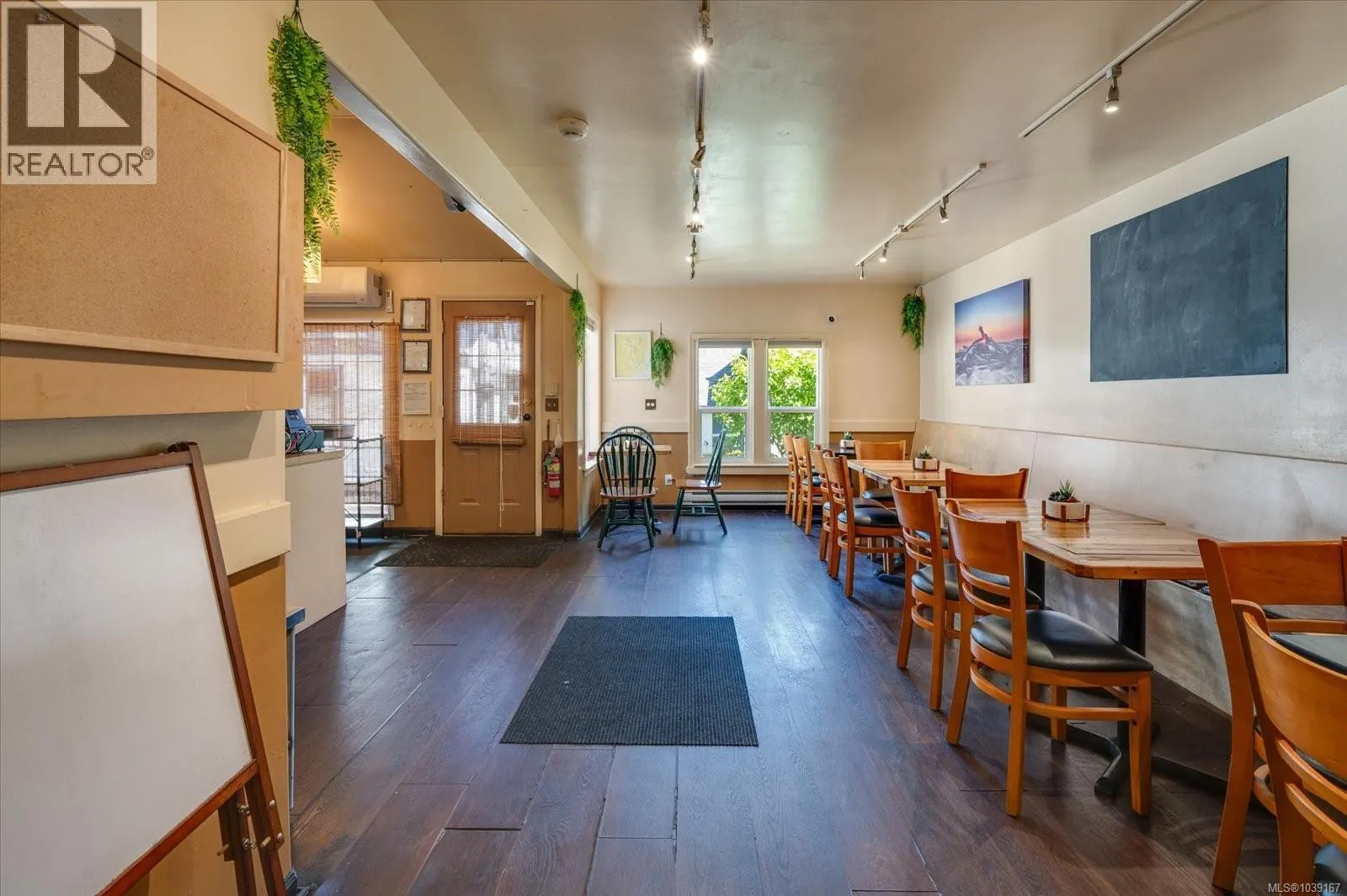 14&15 221 Second Ave W