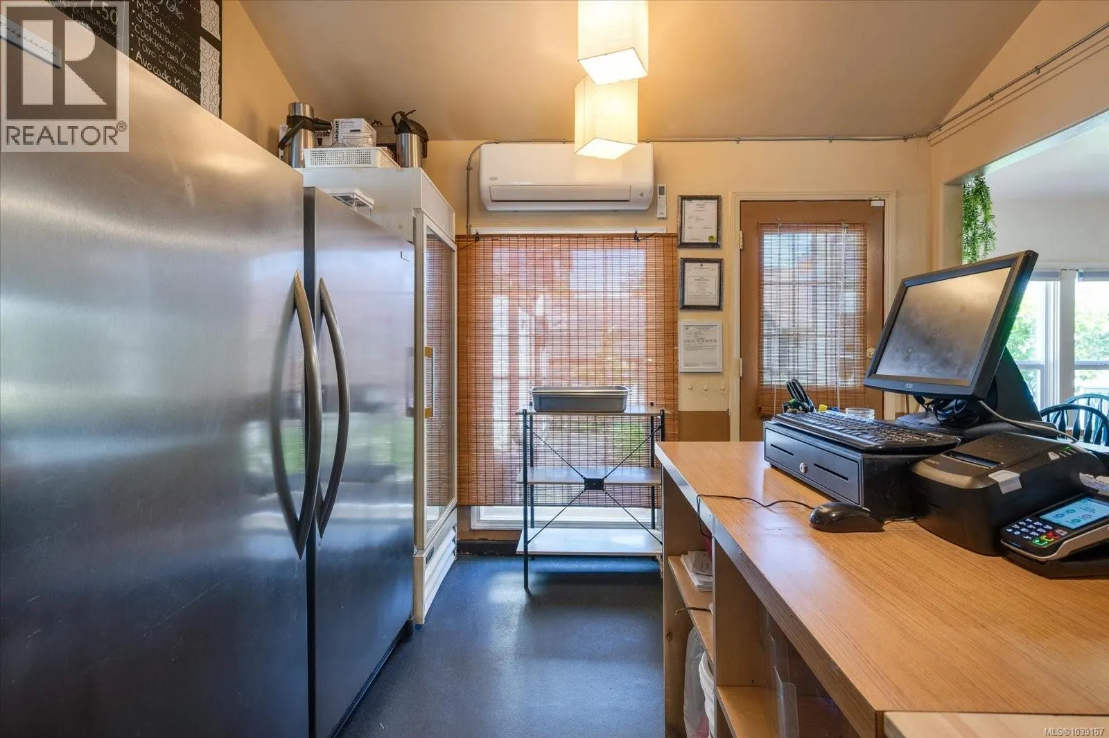 14&15 221 Second Ave W