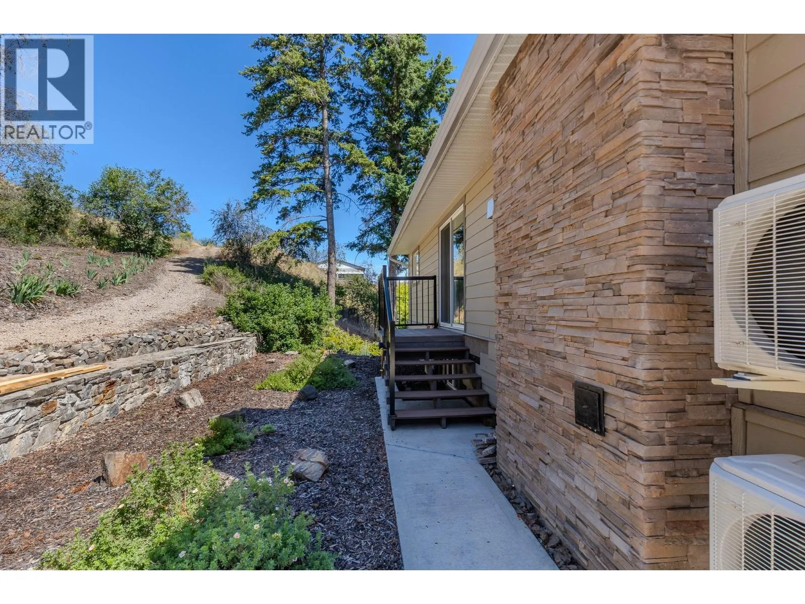 6902 Old Kamloops Road