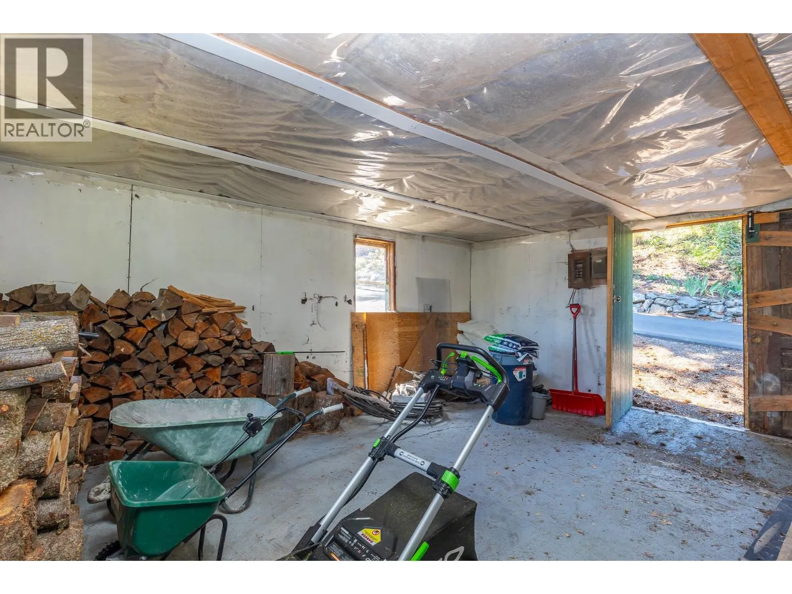 6902 Old Kamloops Road
