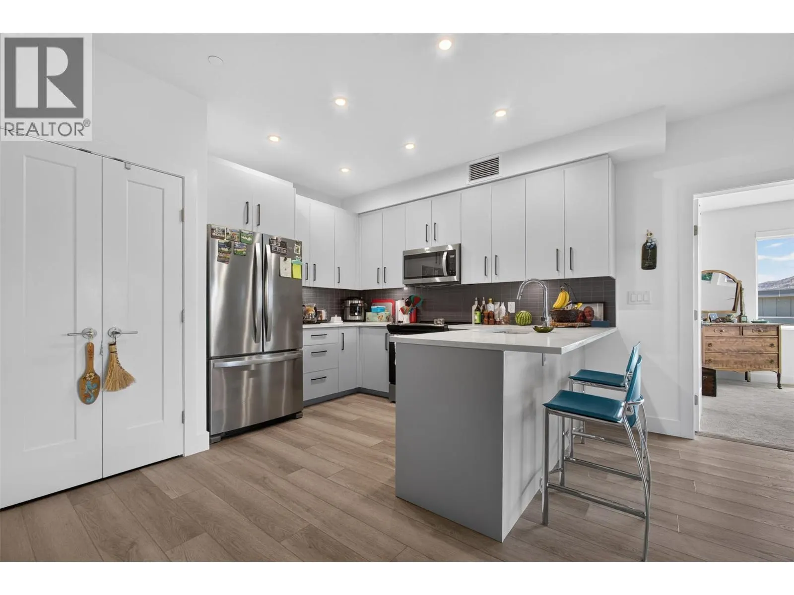 3434 Mckinley Beach Drive Unit# 101