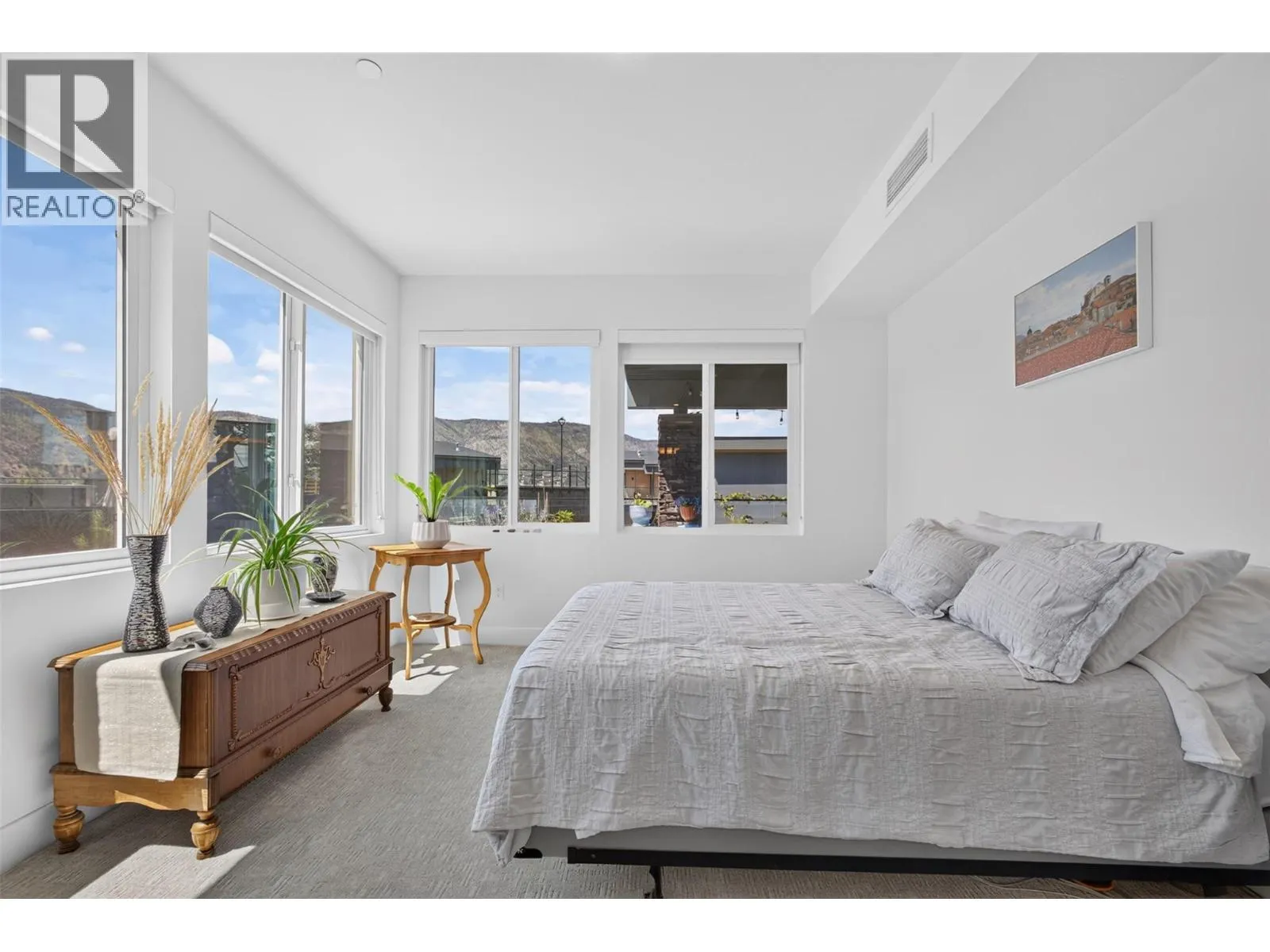 3434 Mckinley Beach Drive Unit# 101