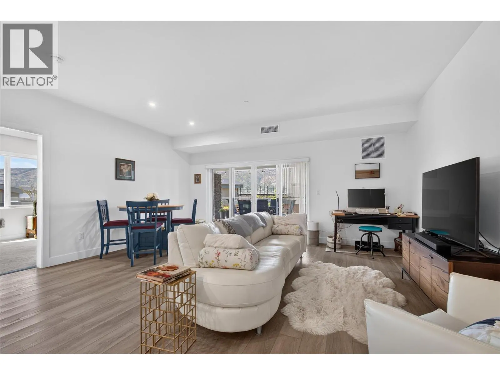 3434 Mckinley Beach Drive Unit# 101
