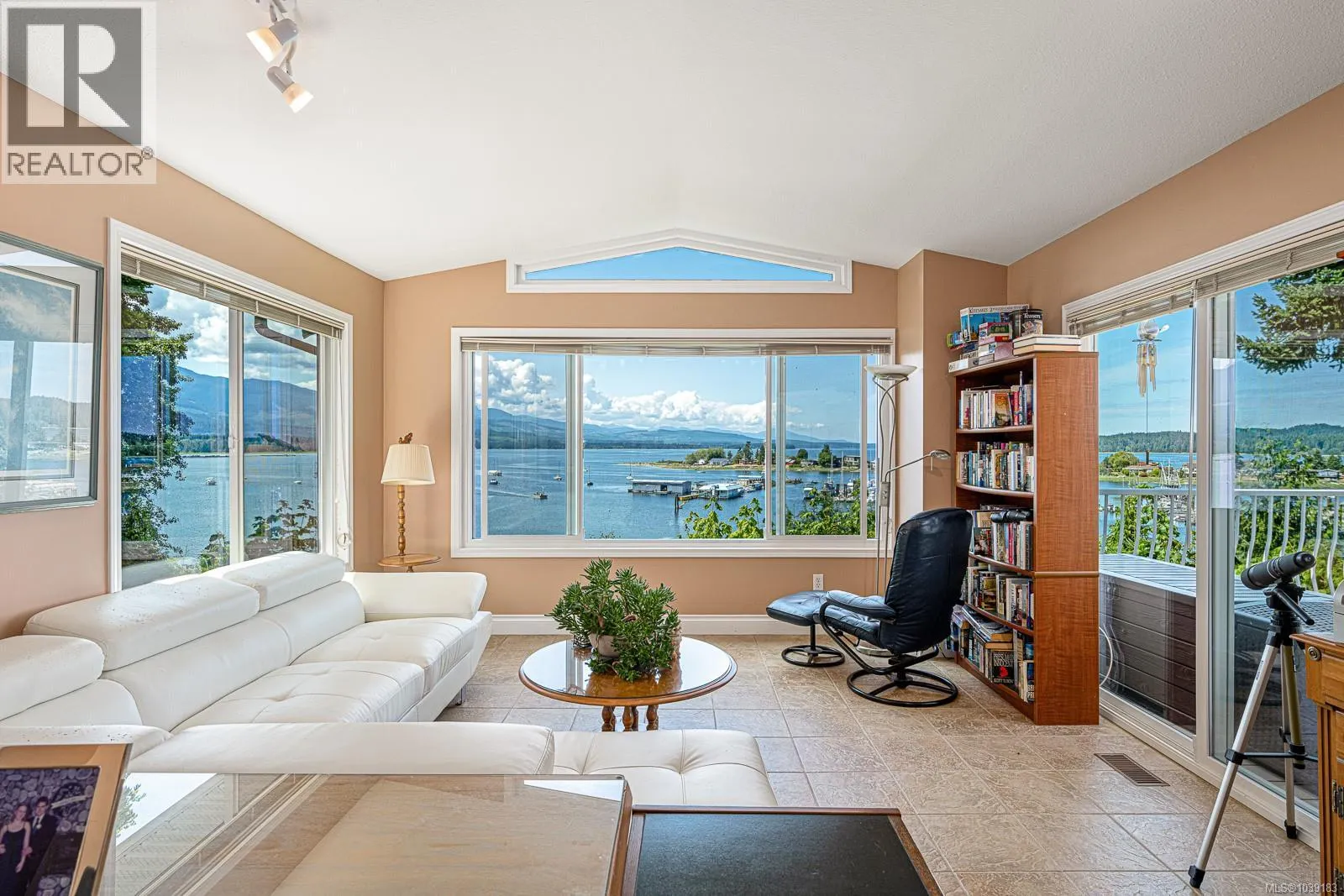 200 Crome Point Rd