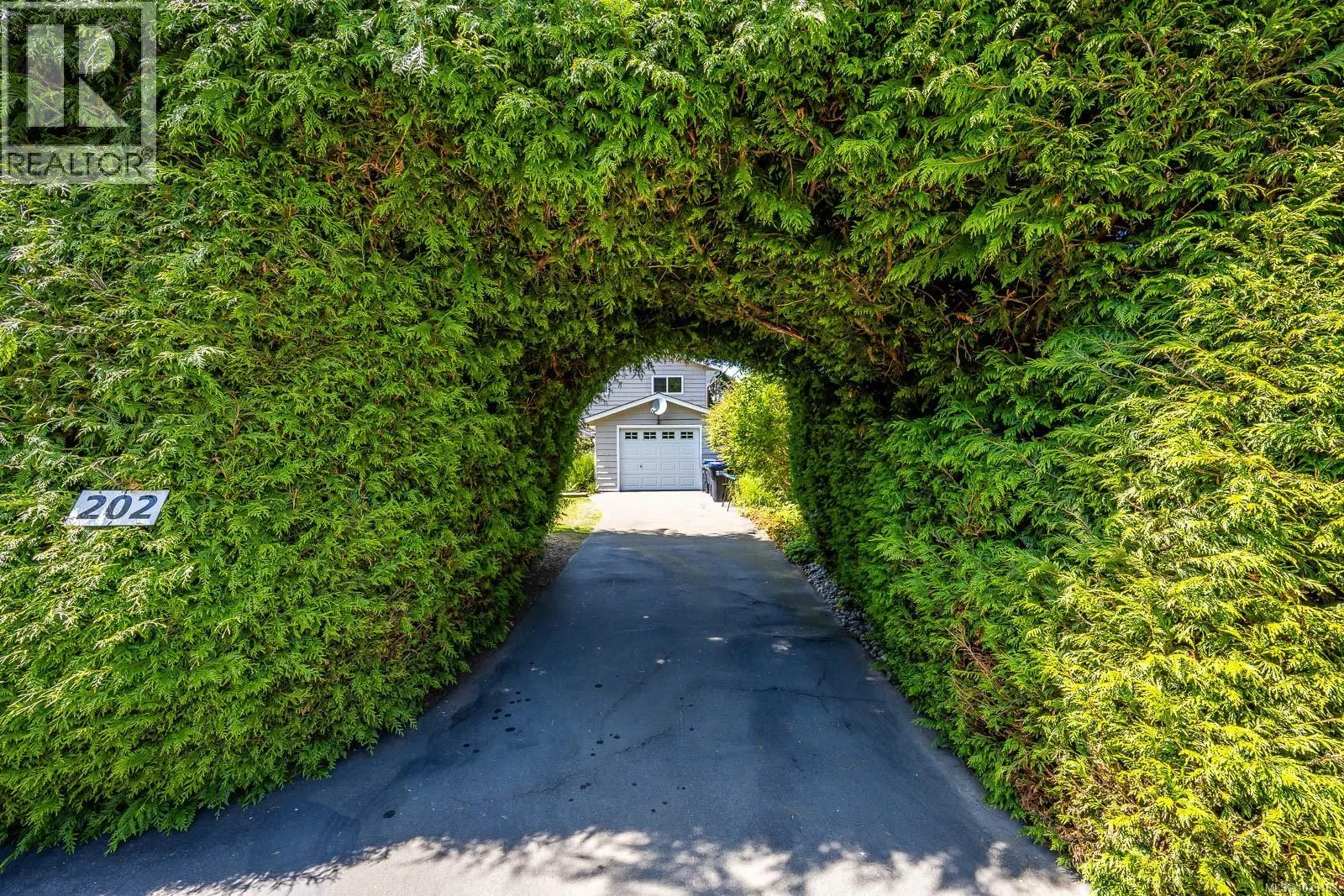200 Crome Point Rd