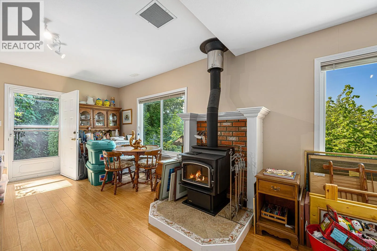 200 Crome Point Rd