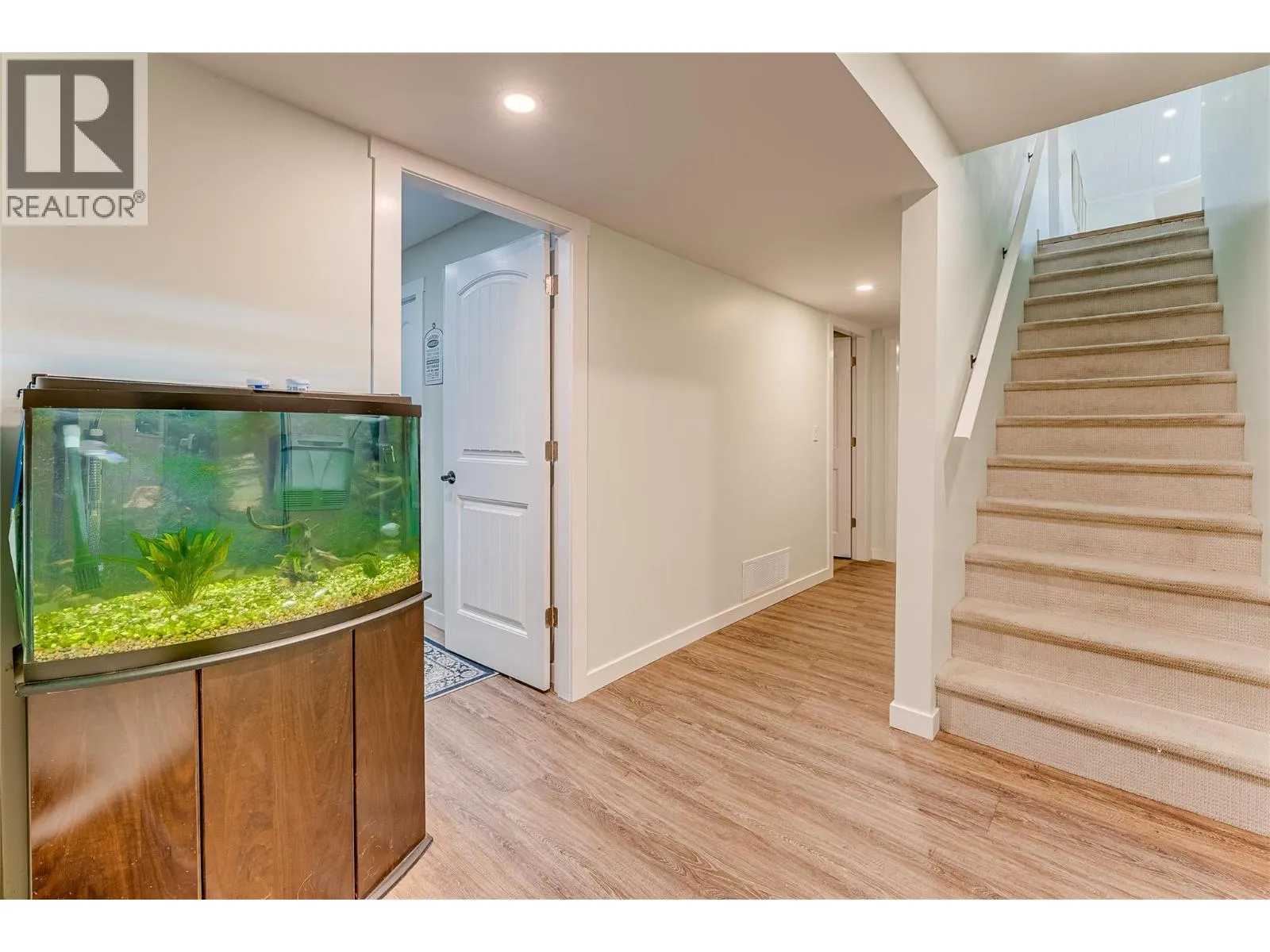 8067 Beachcomber Bay Road