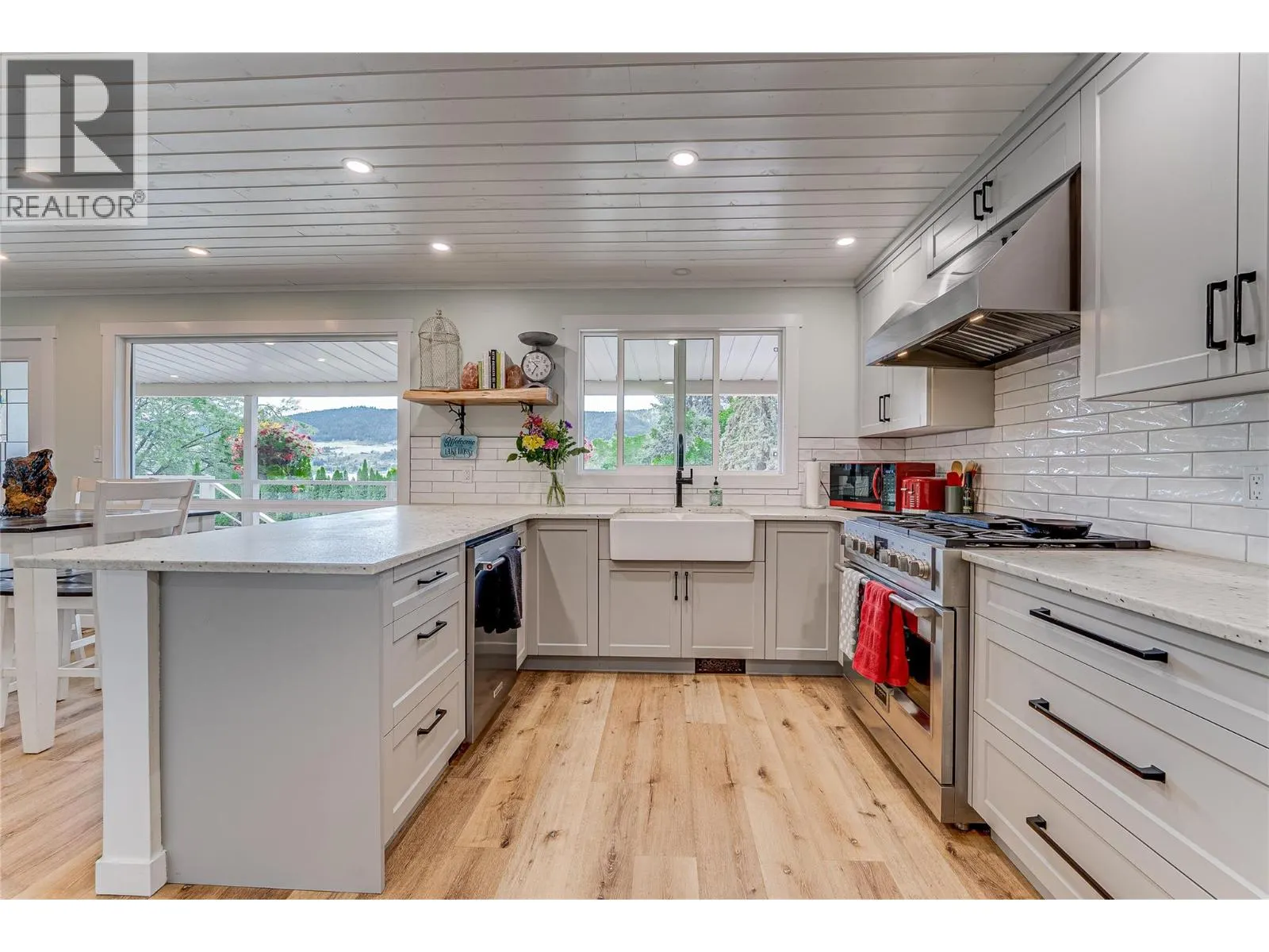 8067 Beachcomber Bay Road