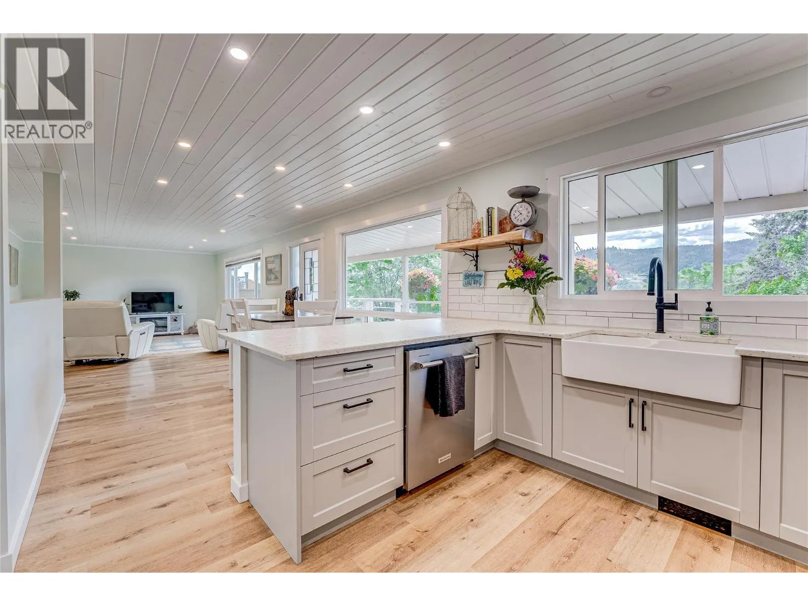 8067 Beachcomber Bay Road