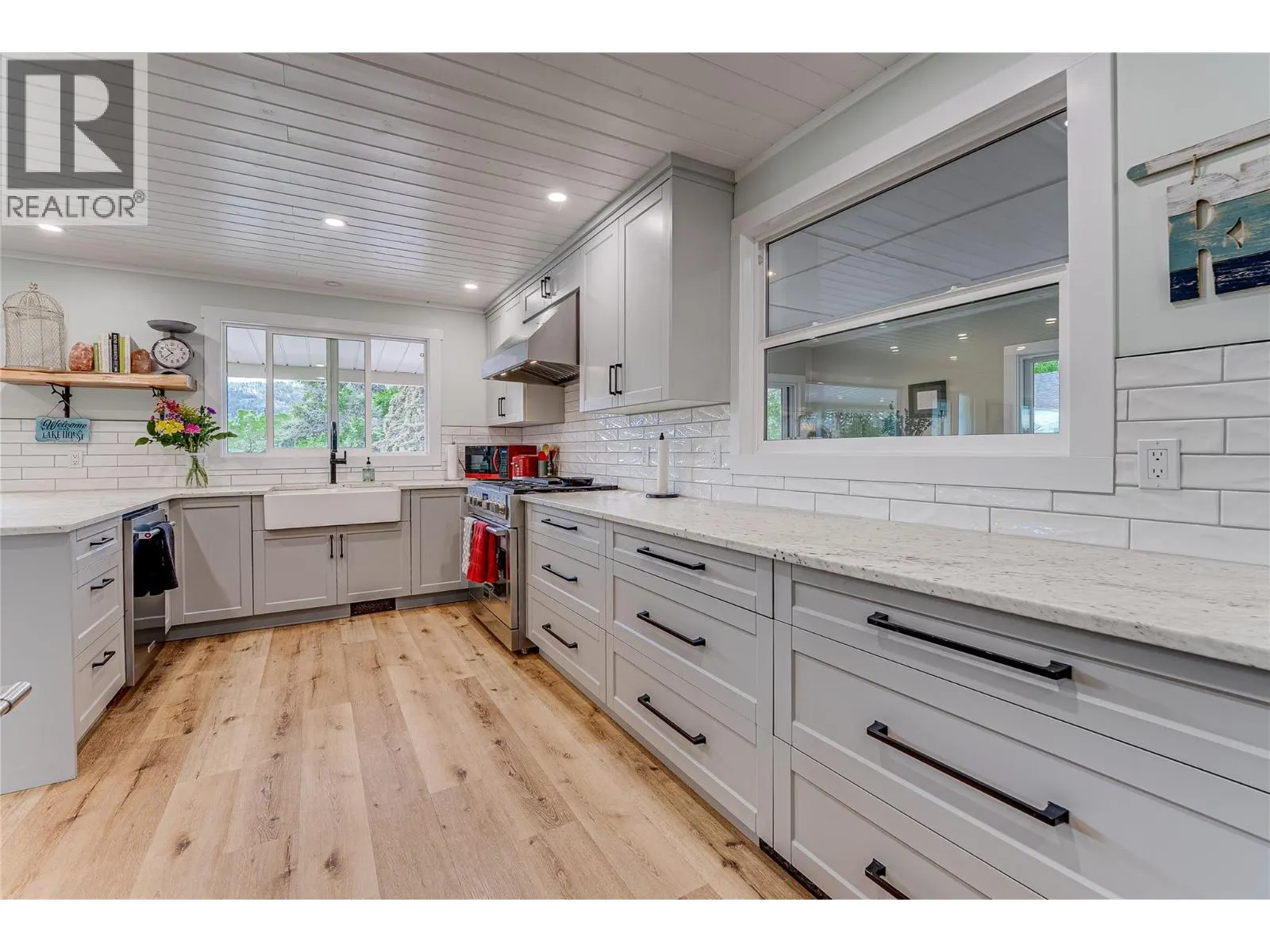 8067 Beachcomber Bay Road