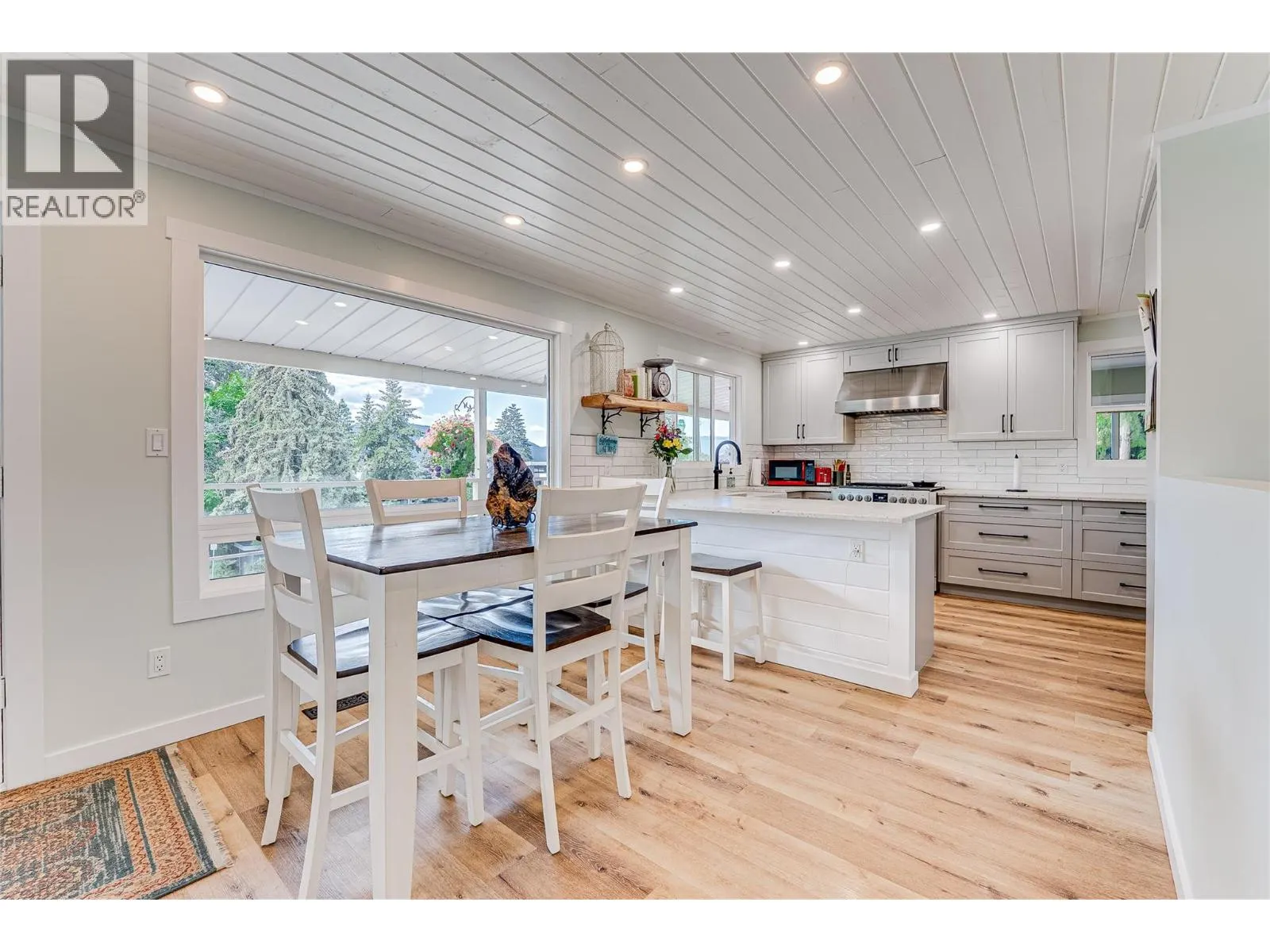 8067 Beachcomber Bay Road