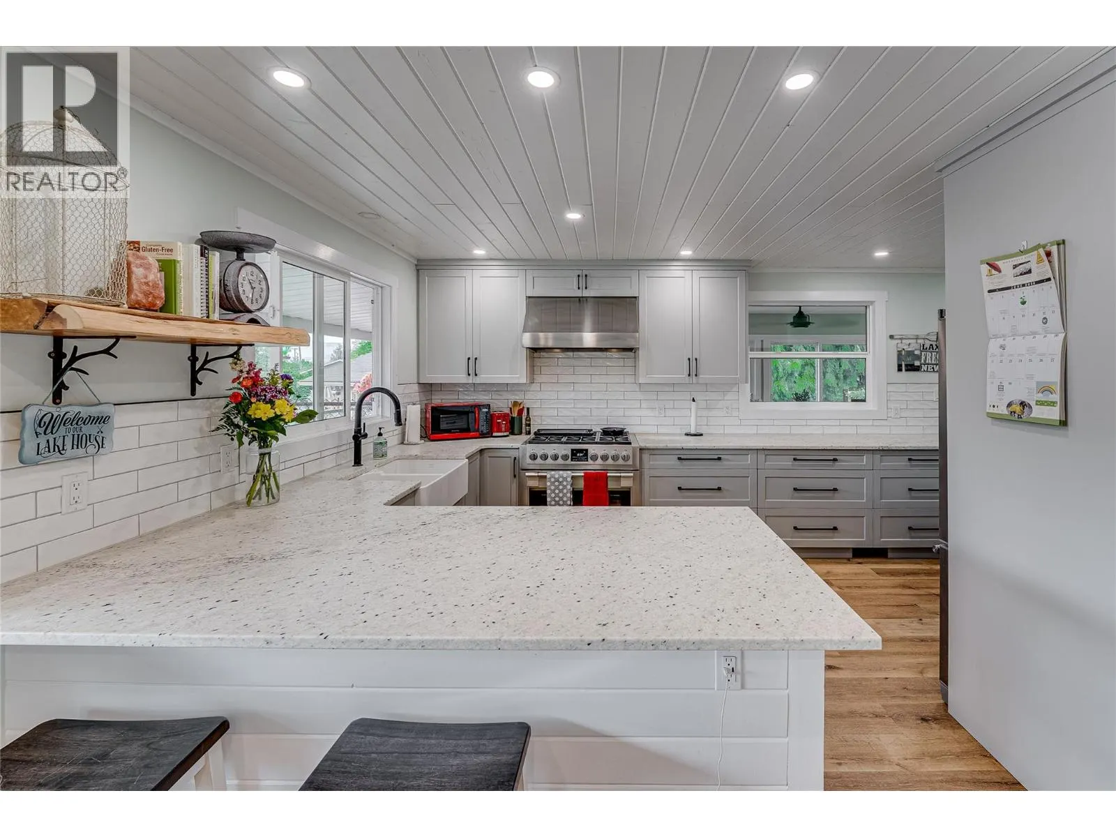 8067 Beachcomber Bay Road