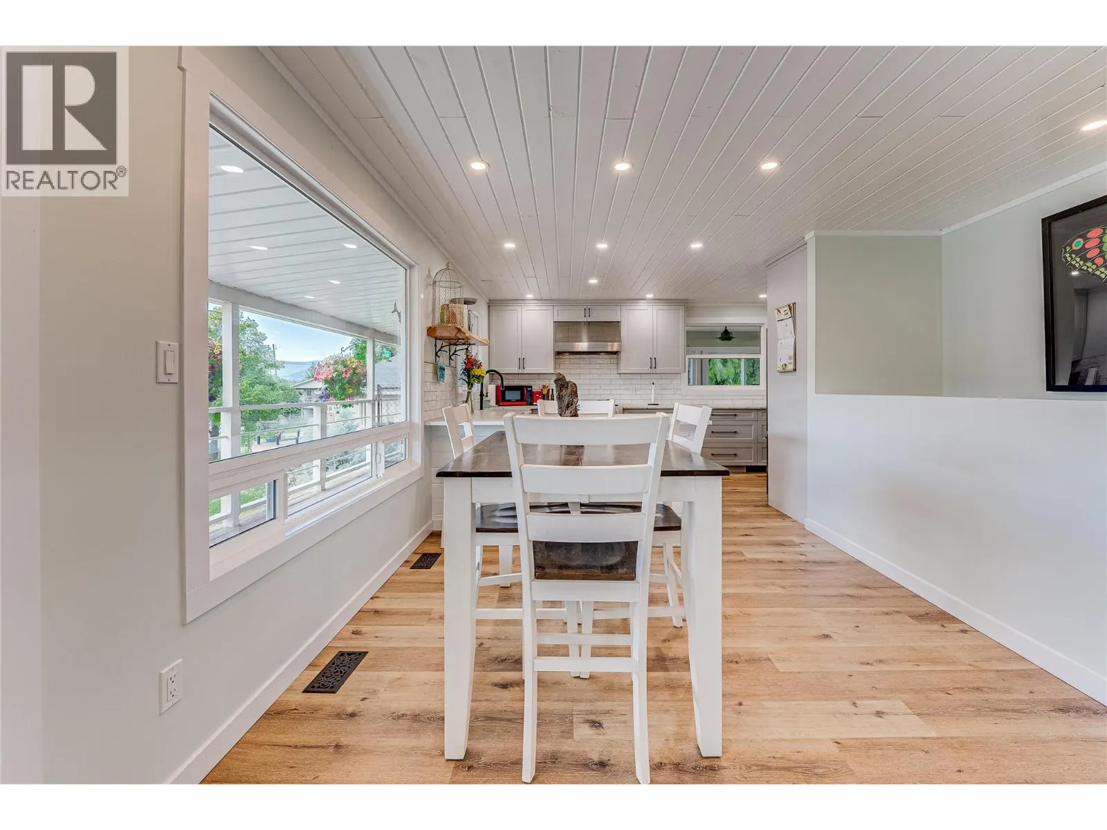 8067 Beachcomber Bay Road