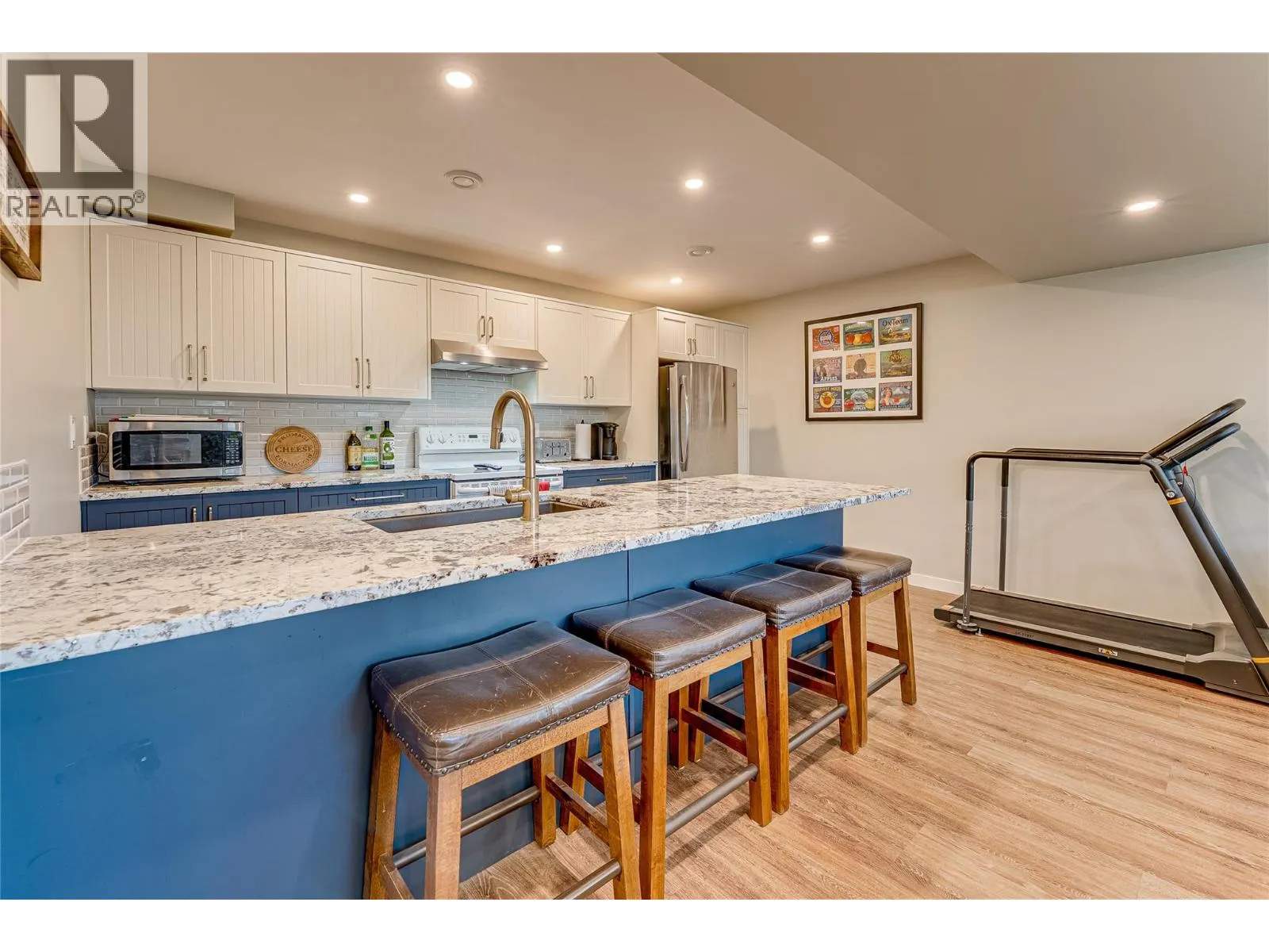 8067 Beachcomber Bay Road