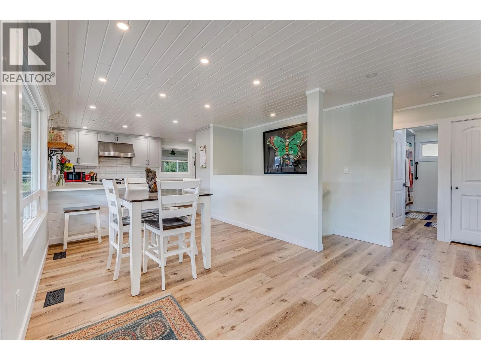 8067 Beachcomber Bay Road