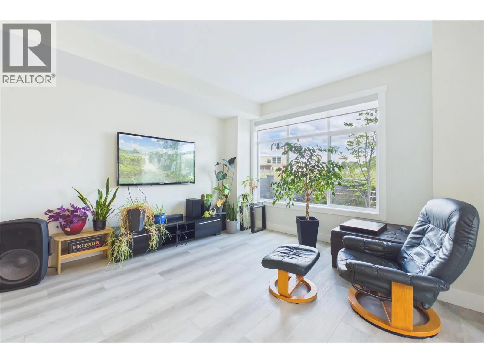 115 Wyndham Crescent Unit# 7