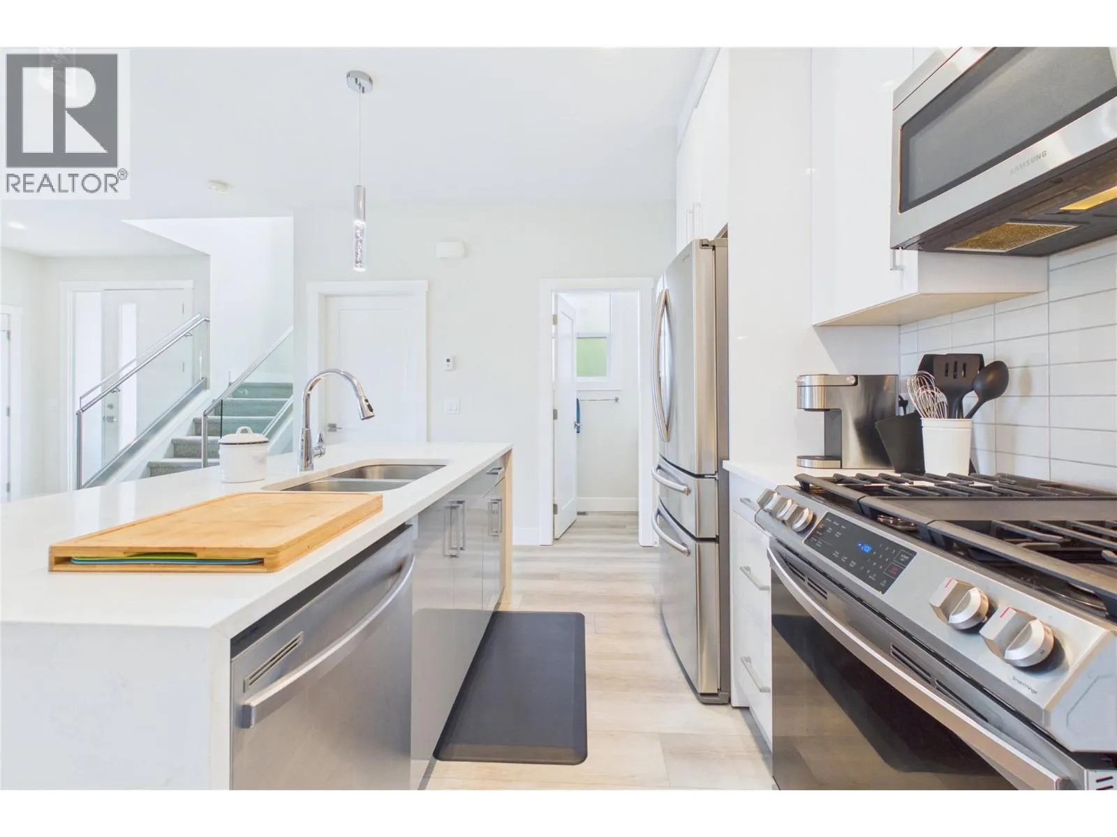 115 Wyndham Crescent Unit# 7