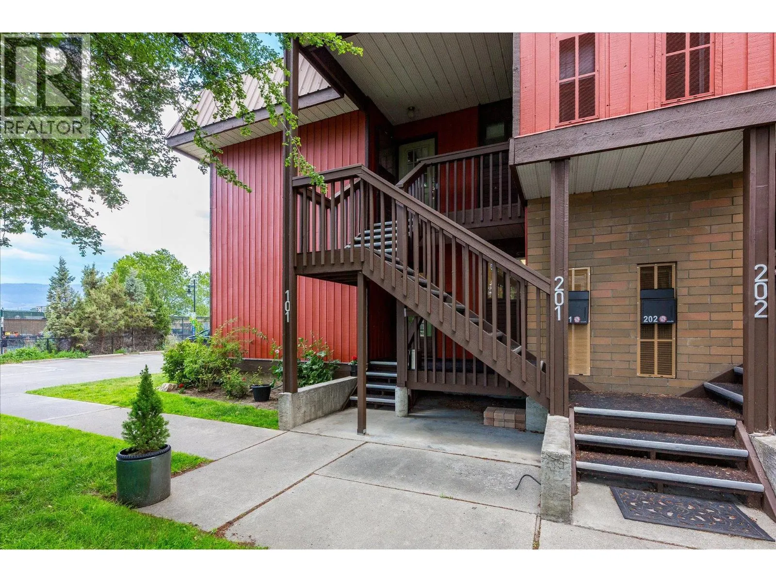1870 Parkinson Way Unit# 101