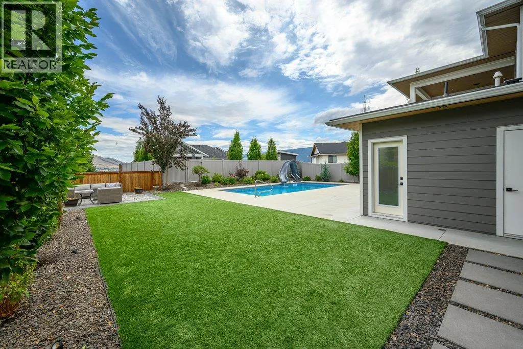 631 Mt Ida Crescent